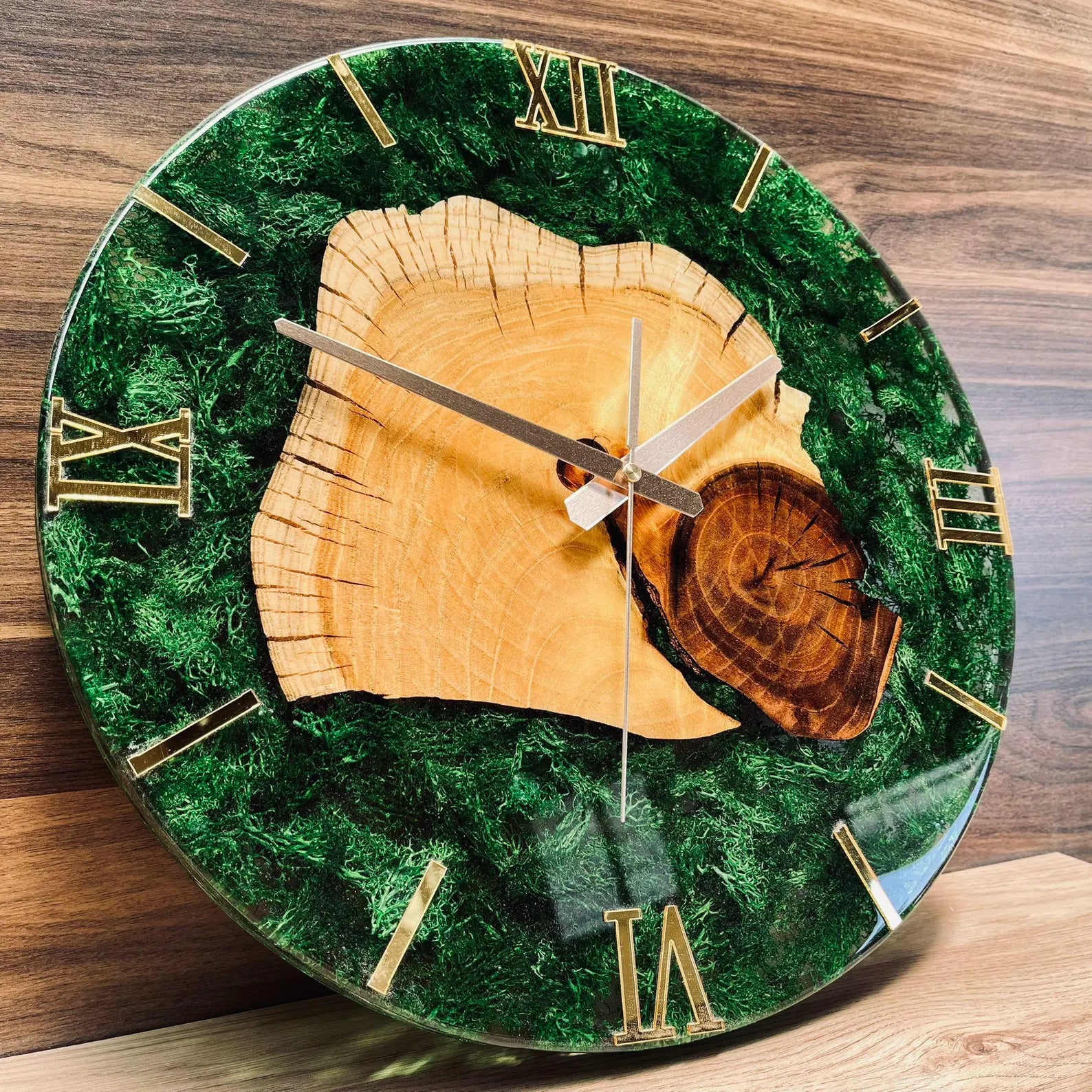 Handmade Moss Epoxy Wall Clock – Mulberry Wood Resin Art Timepiece