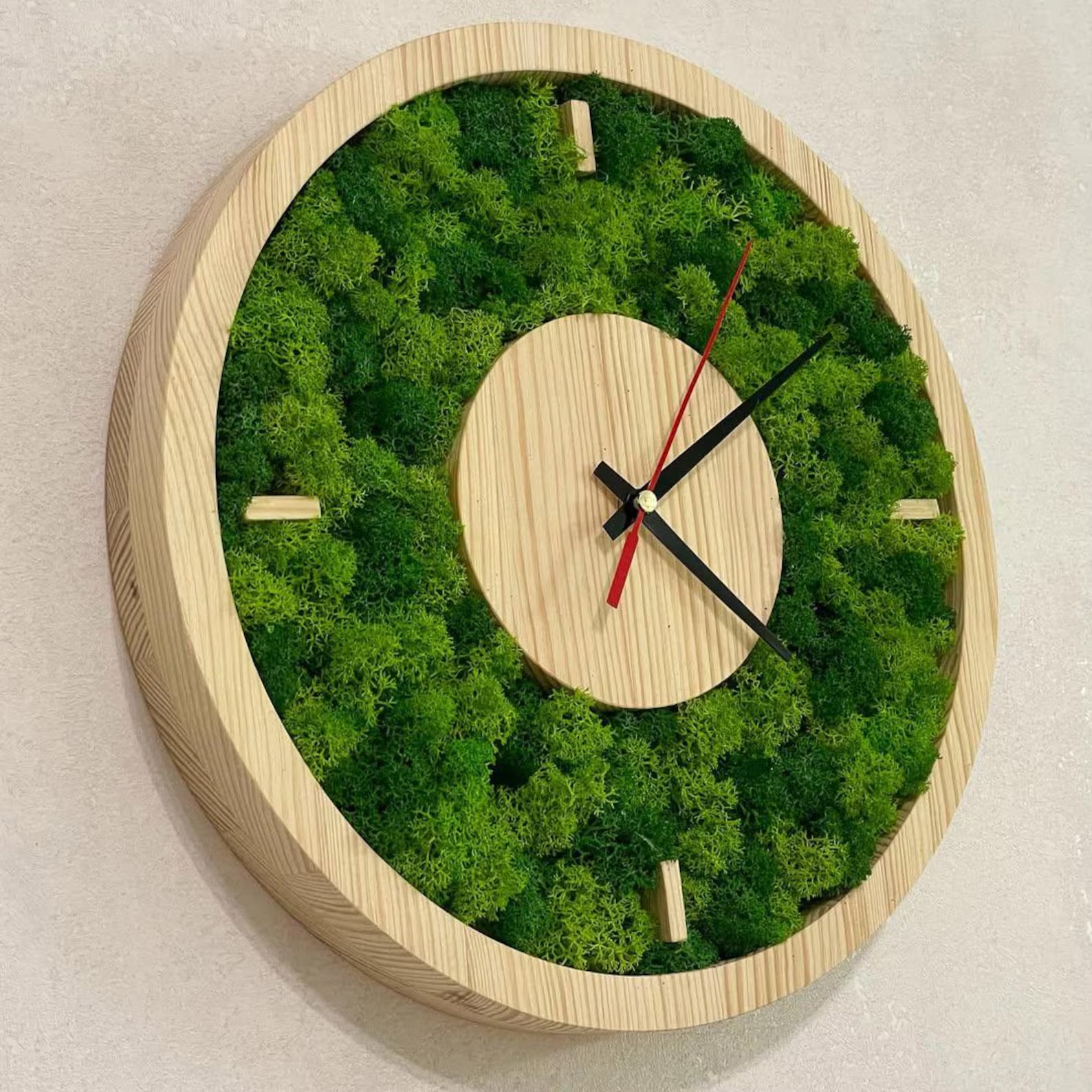 Real Moss Wall Clock – Silent Wooden Design, Unique Eco-Friendly Home Decoration