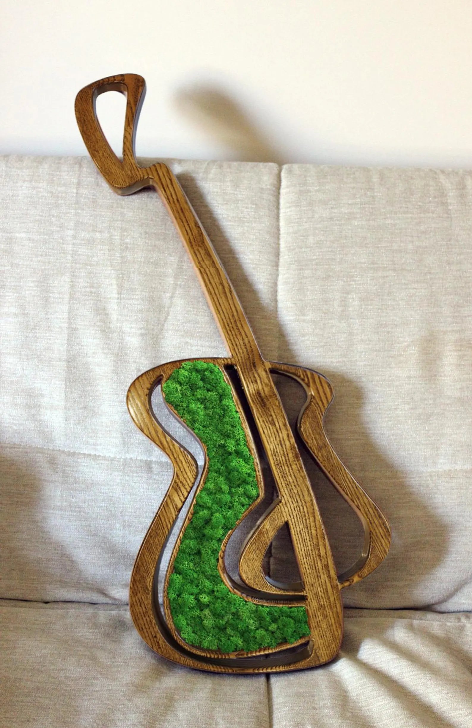 Moss Guitar Wall Art – Handmade Wood Guitar with Preserved Moss, Nature-Inspired Home Decor & Gift