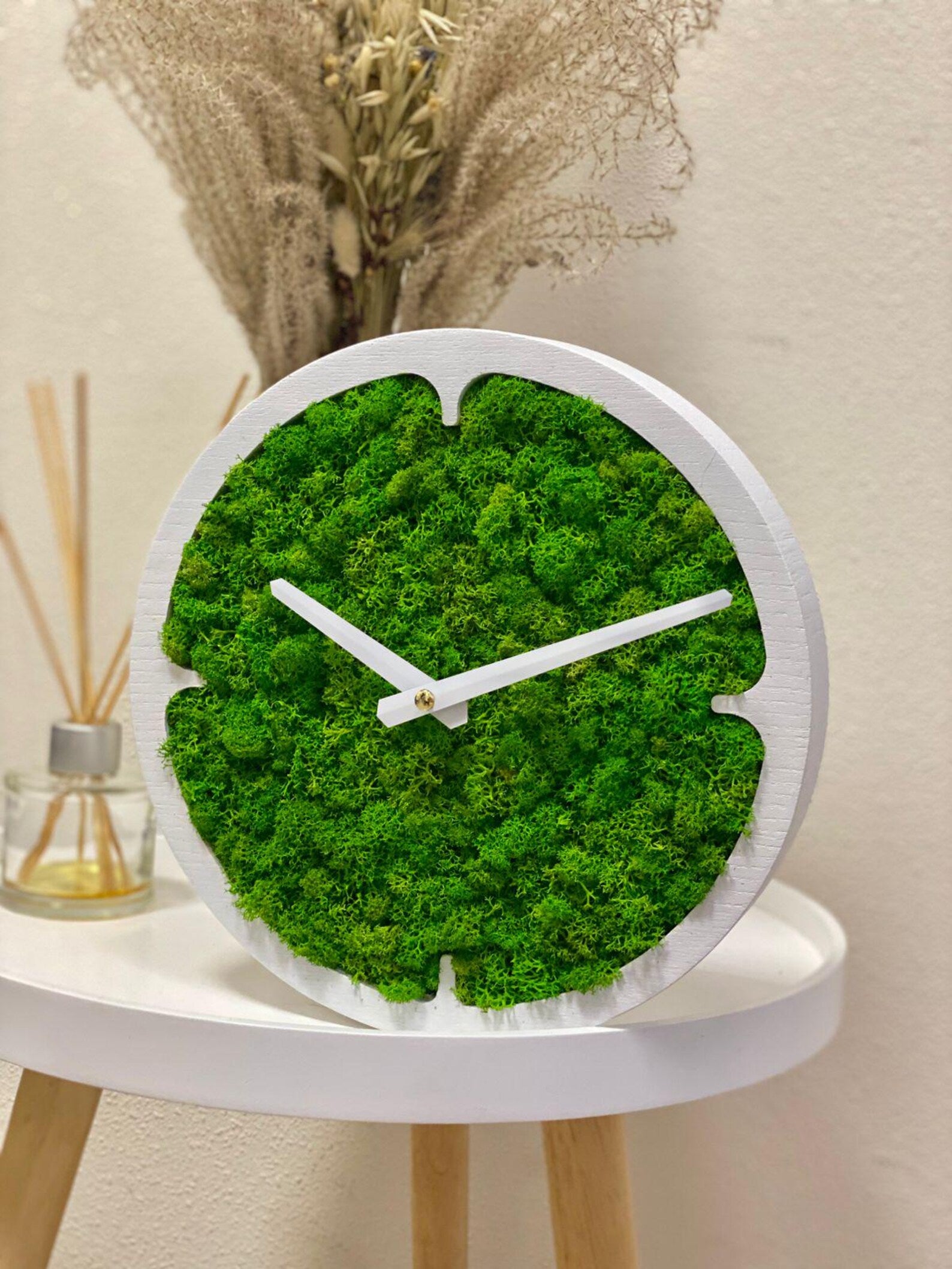 Preserved Moss Wall Clock – Silent Modern Green Home Decor