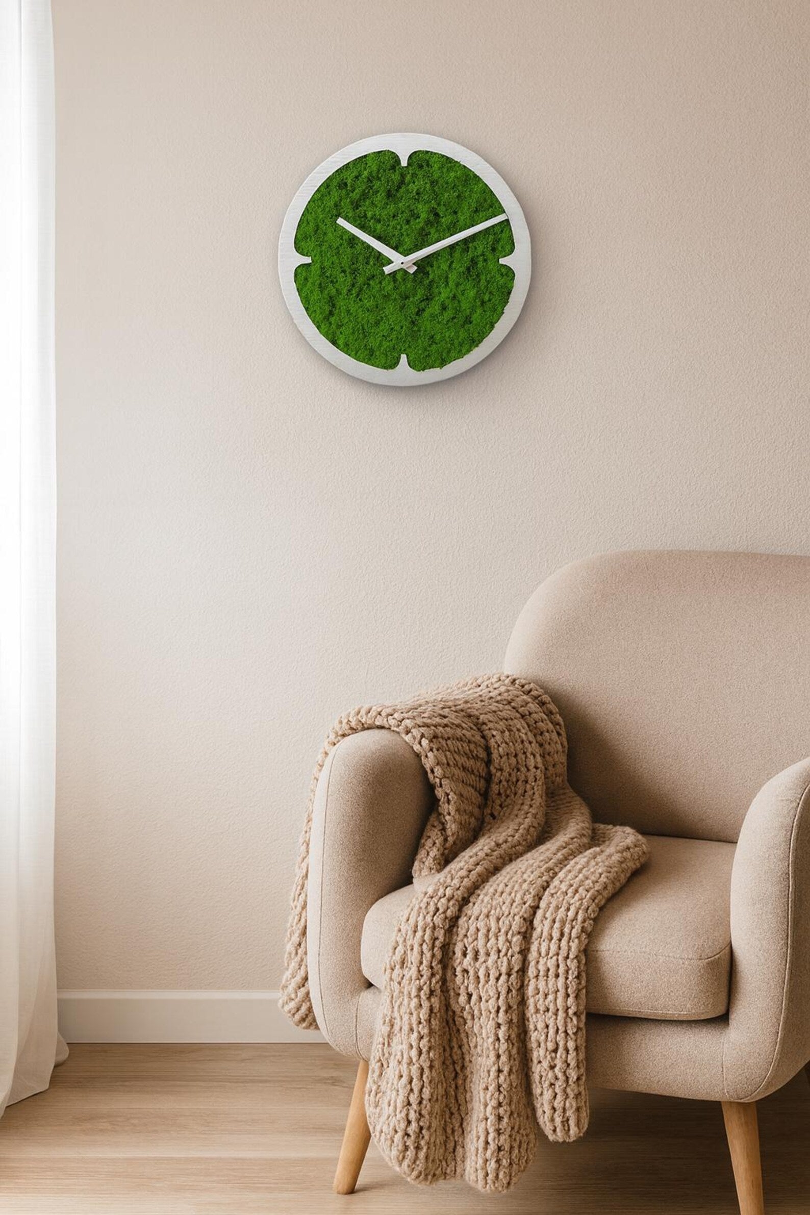Preserved Moss Wall Clock – Silent Modern Green Home Decor