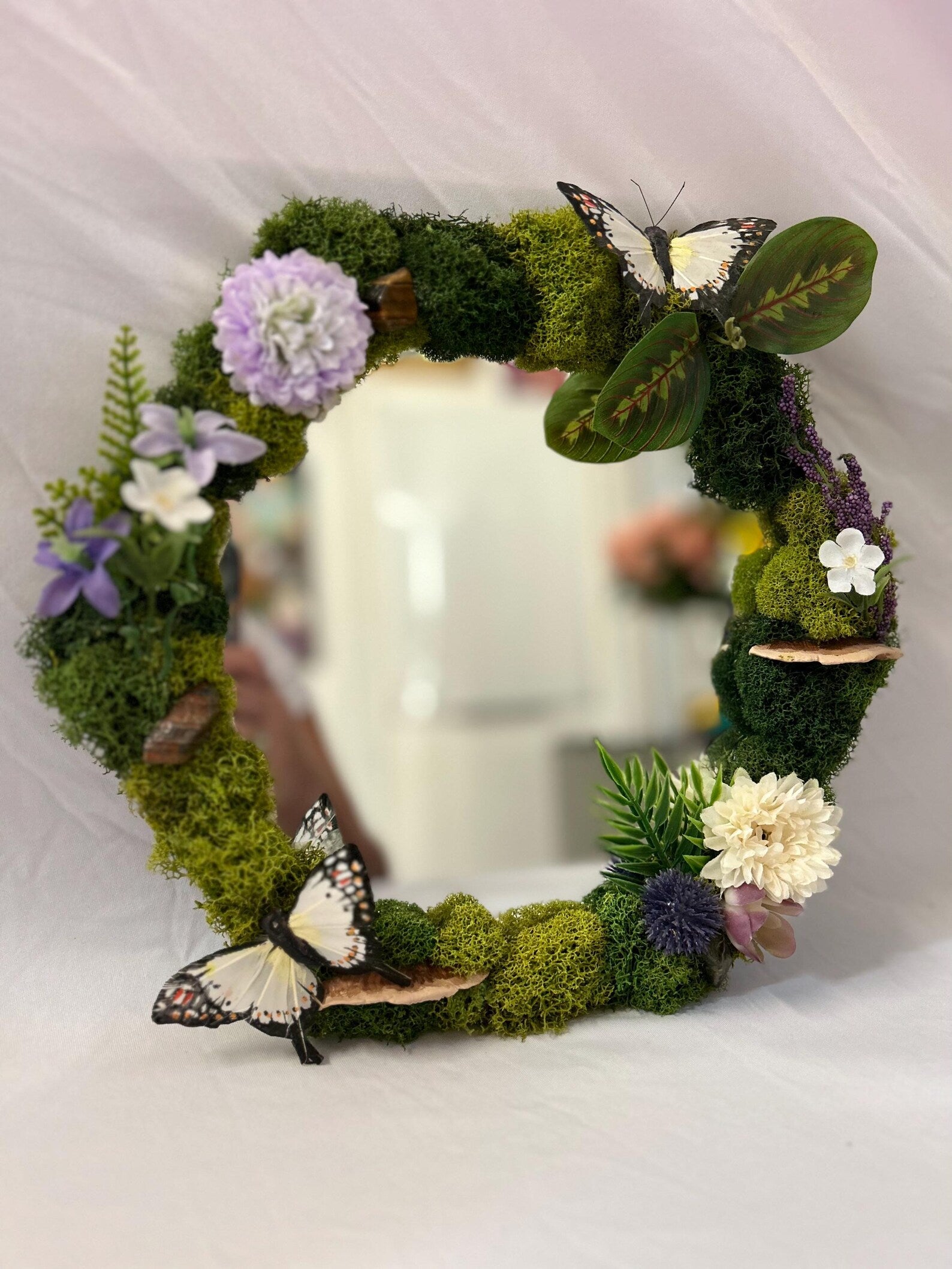 Preserved Moss Mirror – Butterfly Fairy Crystal Mirror Art (White & Purple)