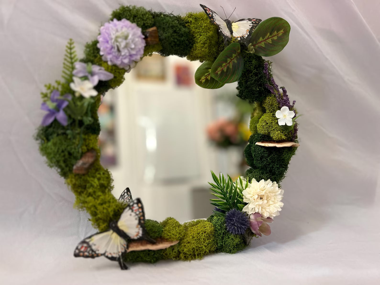 Preserved Moss Mirror – Butterfly Fairy Crystal Mirror Art (White & Purple)
