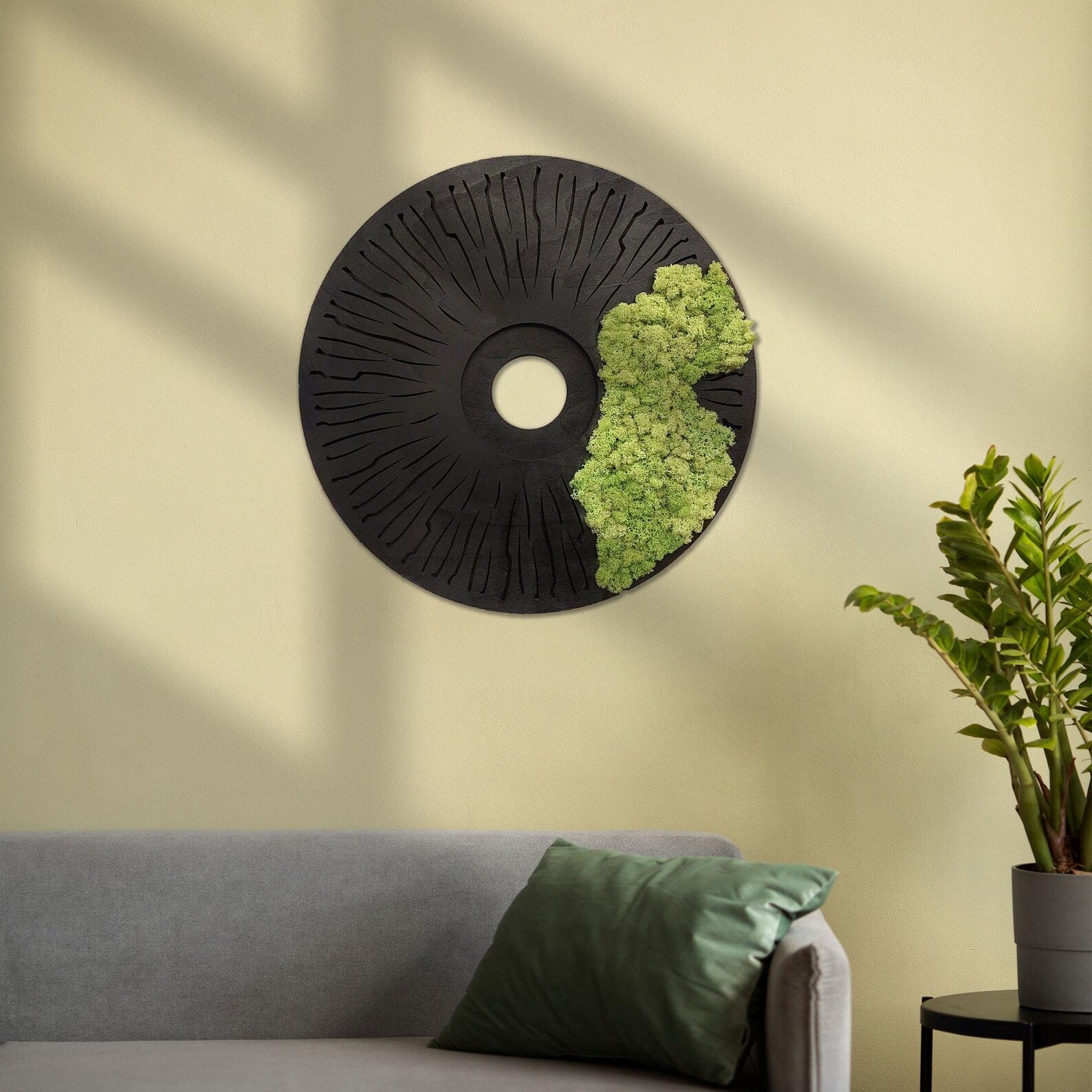 Round Moss Wall Art – Modern Black Circle Nature Decor for Home