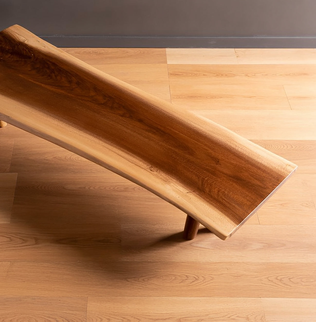 Live Edge Style Elevated Serving Board – Wooden Charcuterie & Centerpiece Tray