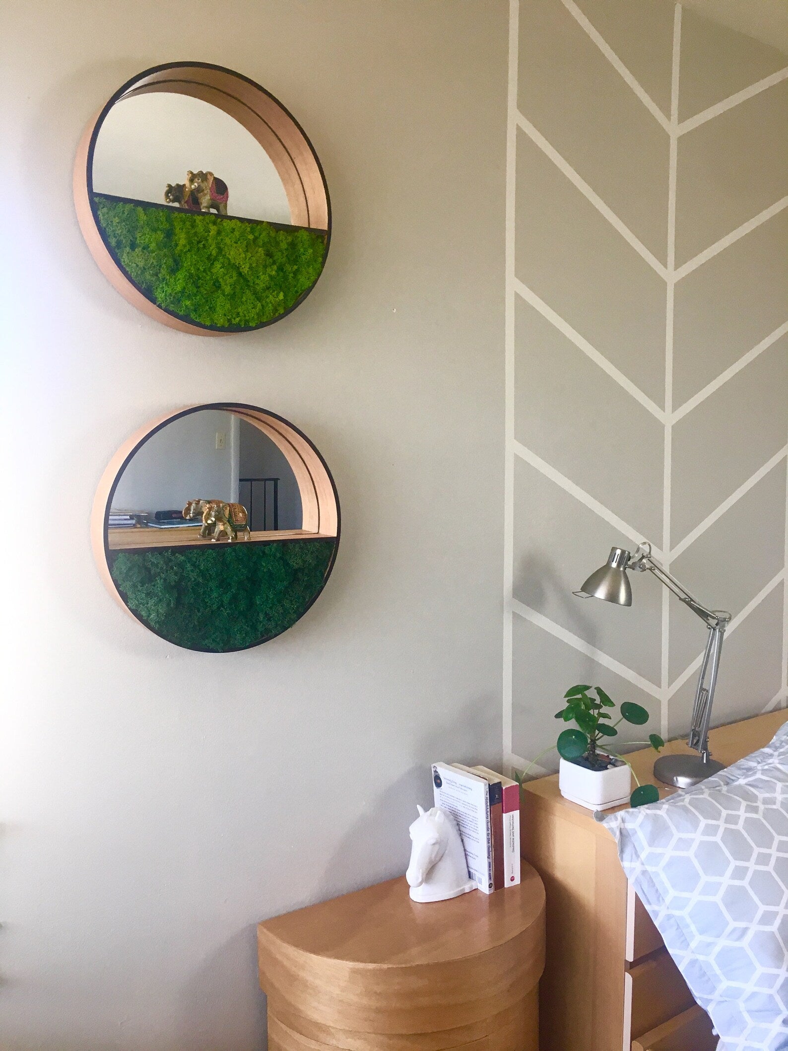 Eco-Friendly Live Moss Mirror – Round Wall Mirror for Modern Bathroom Decor (16")
