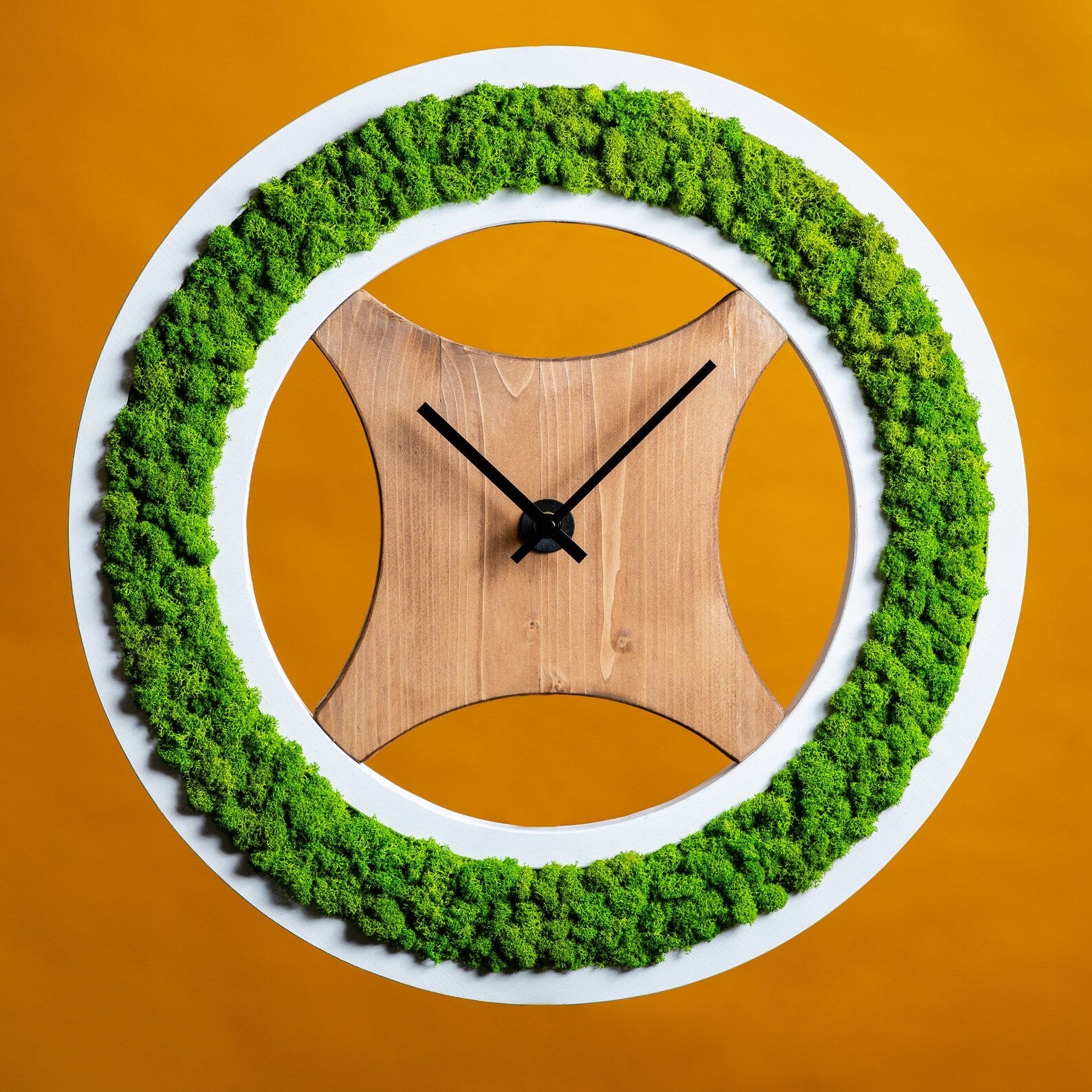 Van Gogh-Inspired Wall Clock – Stabilized Green Moss Design
