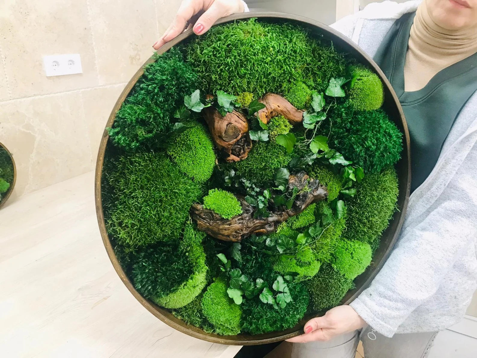 Round Moss Wall Art – Handmade Preserved Green Decor | Eco-Friendly Botanical Accent Frame