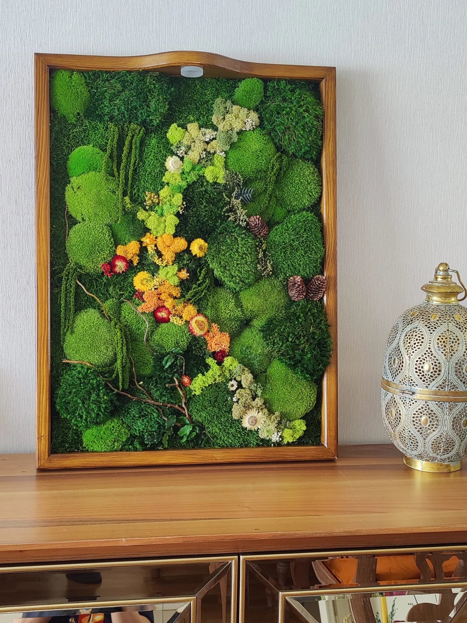 Illuminated Moss Wall Art – LED Preserved Moss Frame | Modern Nature-Inspired Decor