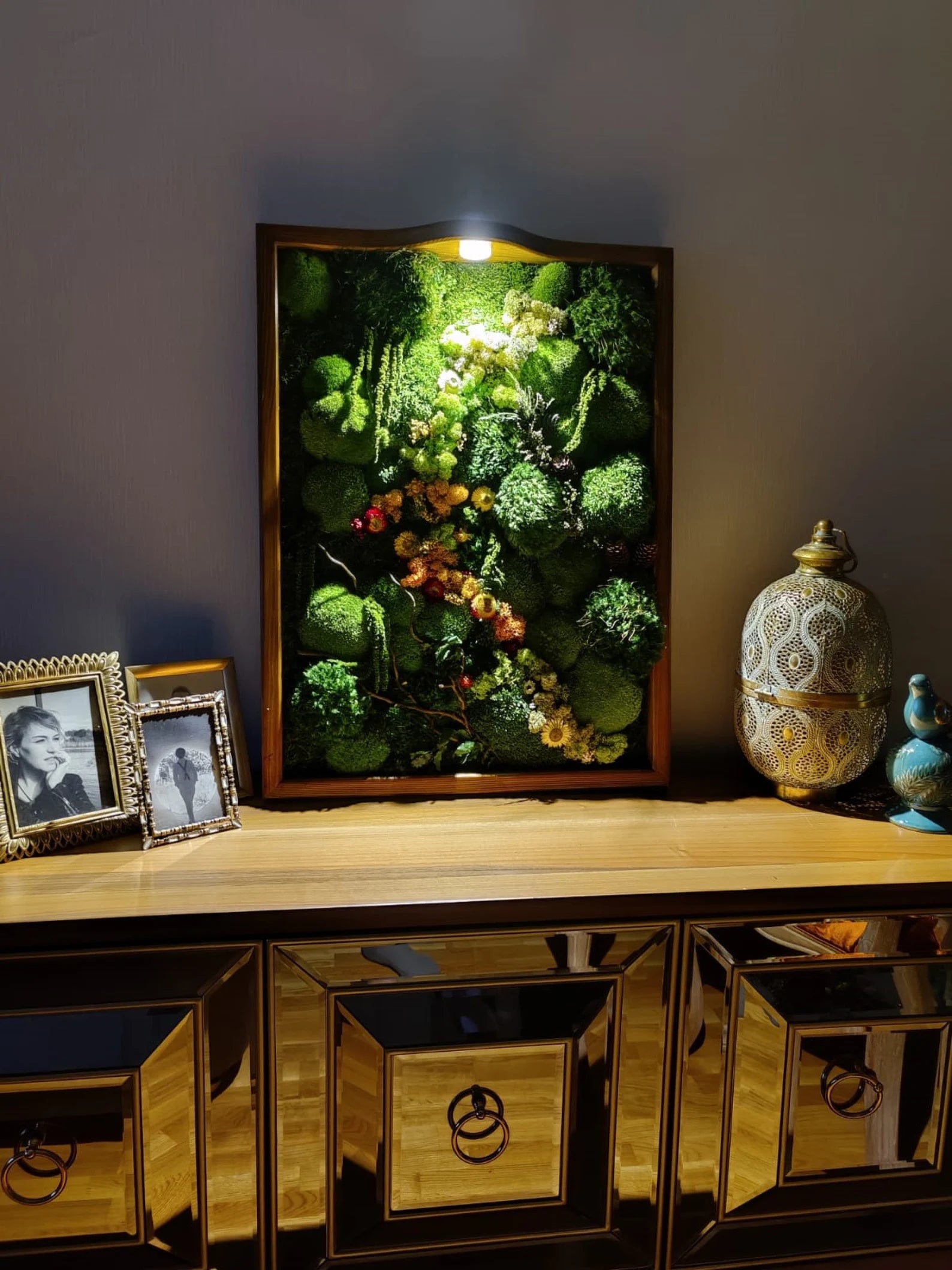 Illuminated Moss Wall Art – LED Preserved Moss Frame | Modern Nature-Inspired Decor