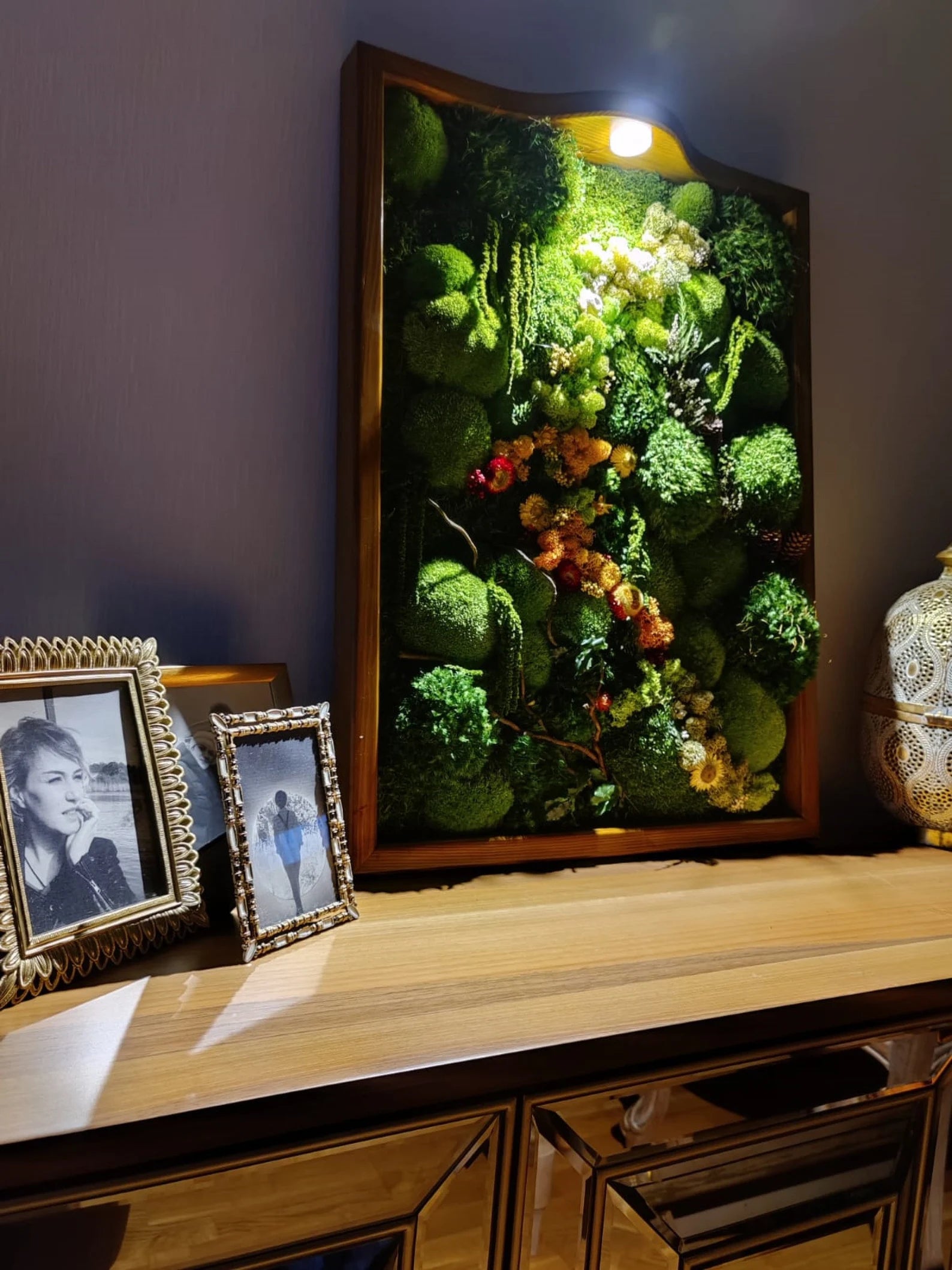 Illuminated Moss Wall Art – LED Preserved Moss Frame | Modern Nature-Inspired Decor