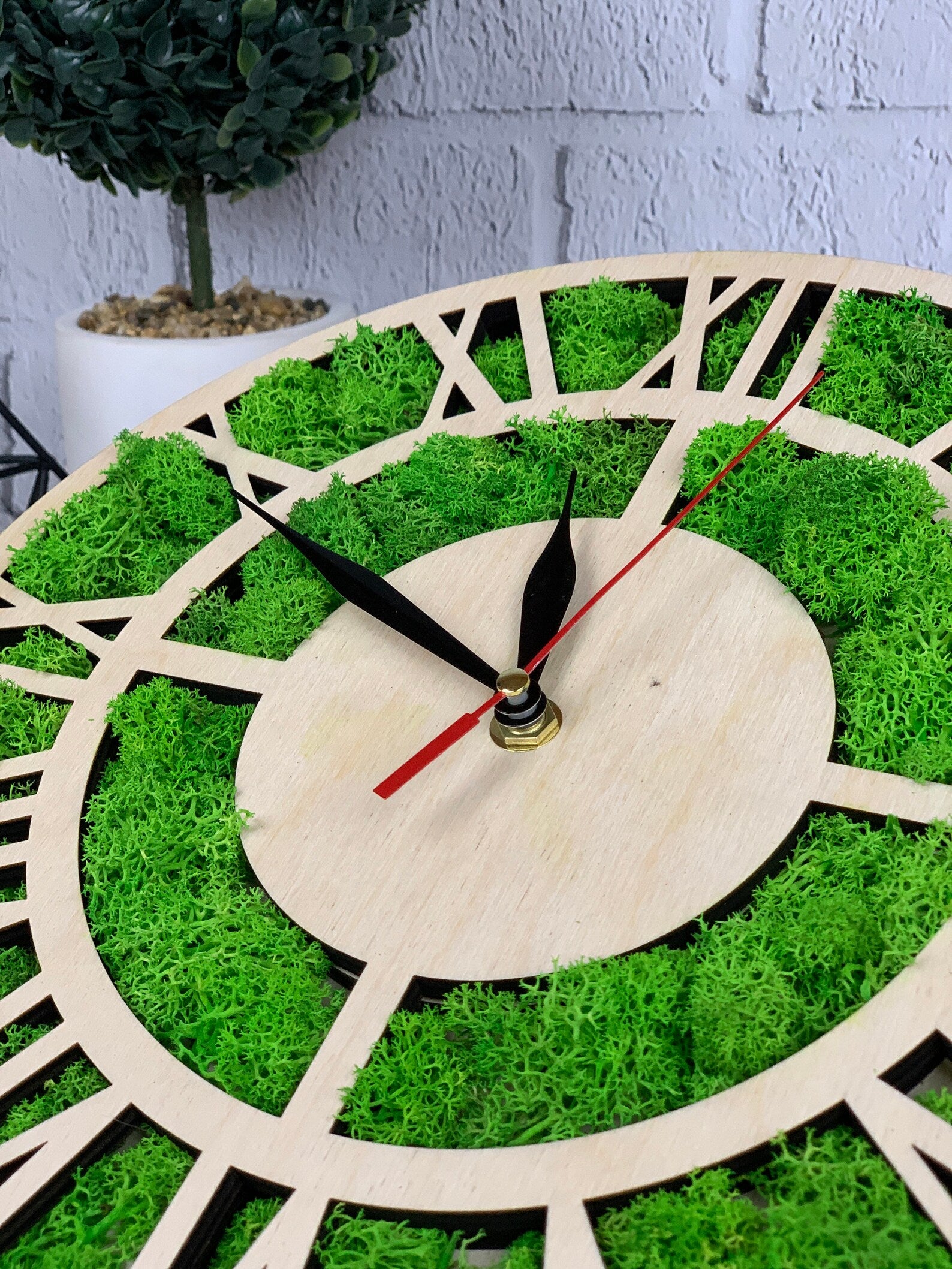 Rustic Wood Moss Wall Clock – Large Silent Clock for Modern Living Room Decoration