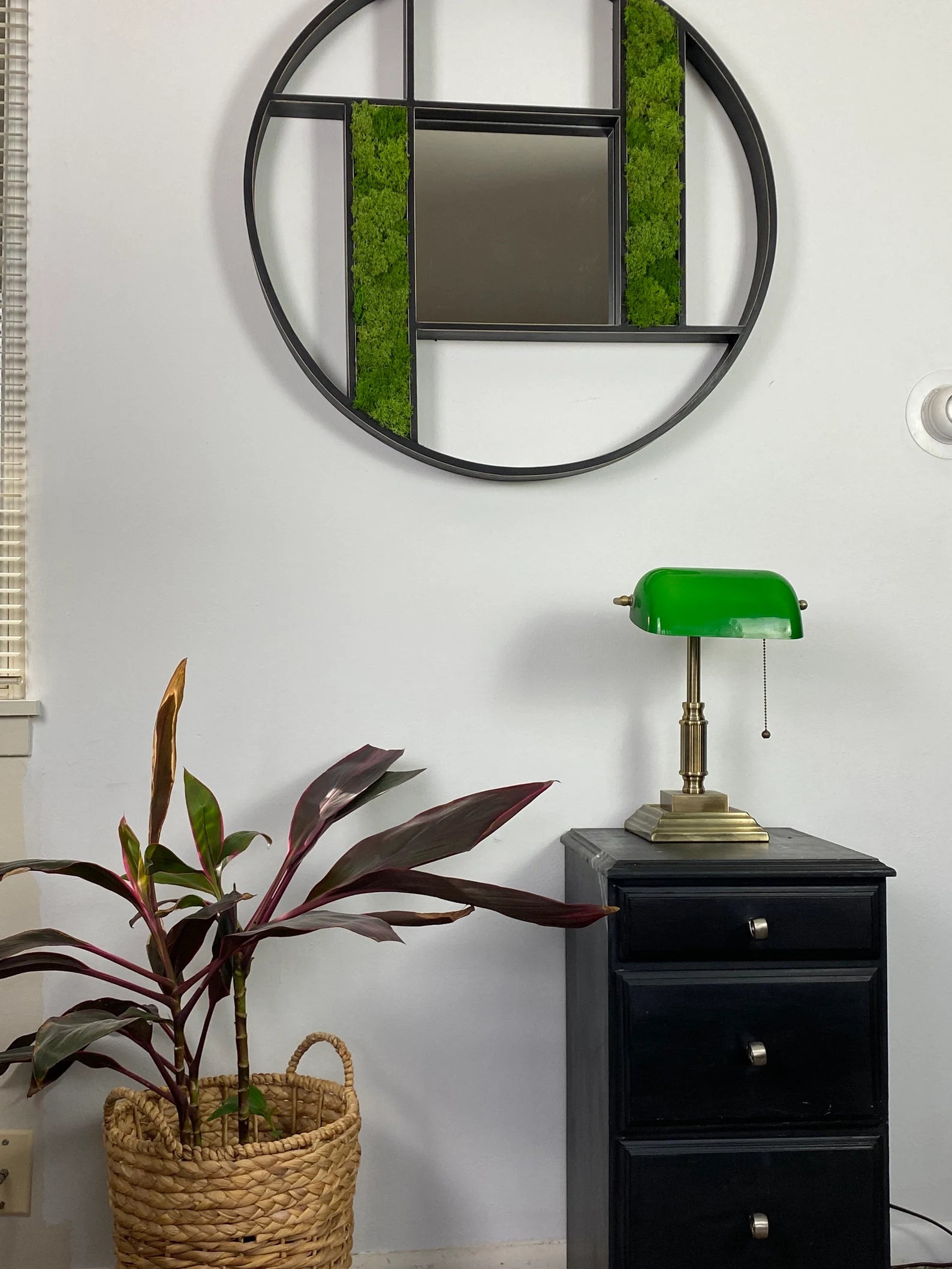 Reindeer Moss Mirror Wall Hanging – 30" Round Designer Home Decor