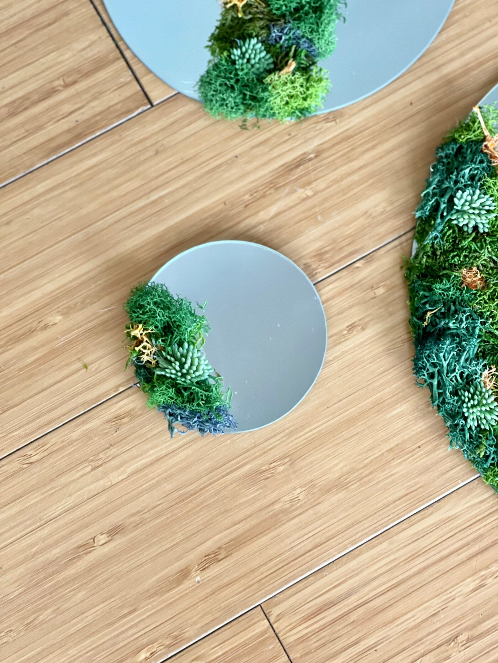 Round Moss Mirror – Preserved Moss Wall Art for Home Decor