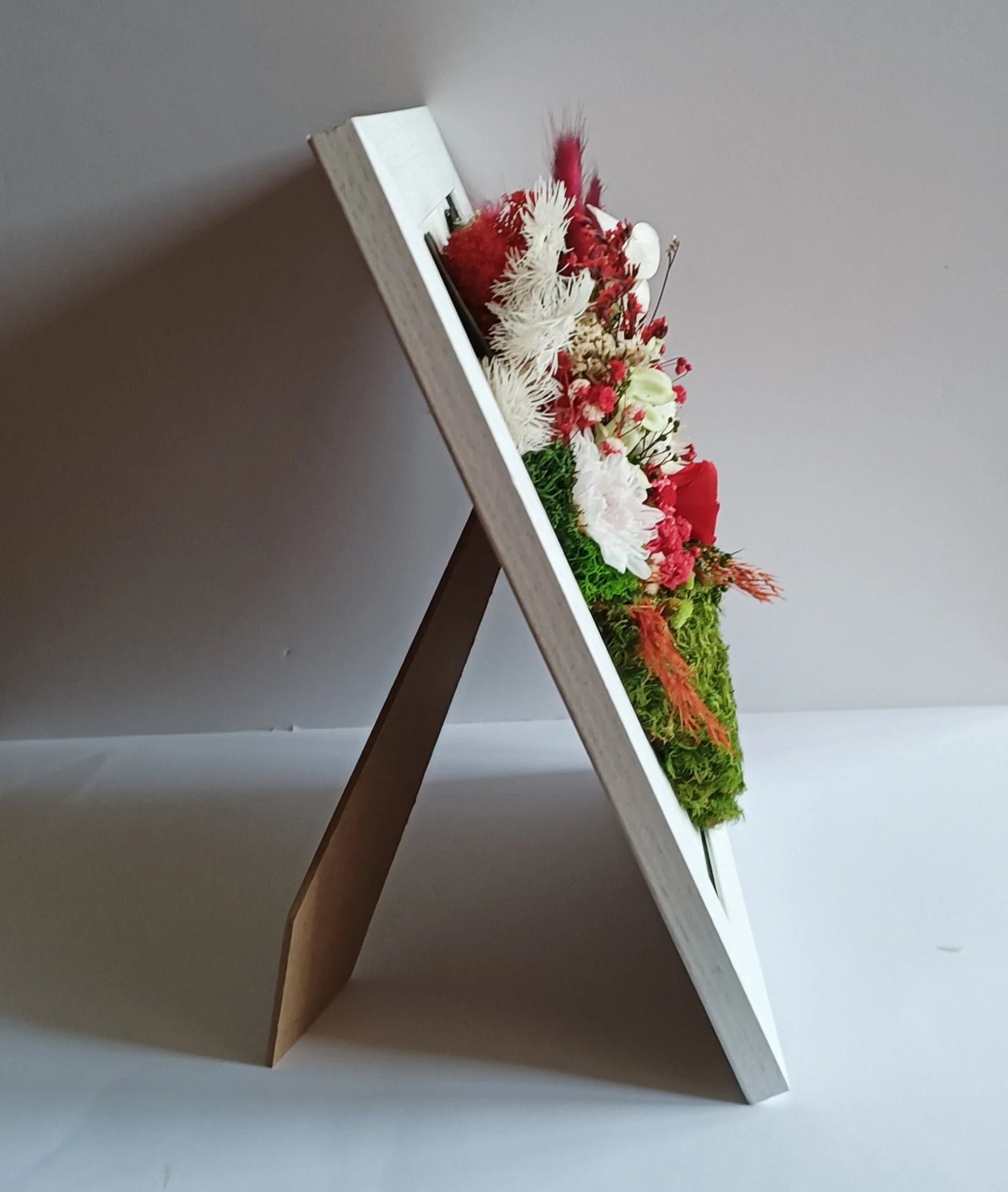 Preserved Flower Arrangement with Moss Base – Bohemian Wall Decor & Tabletop Decoration