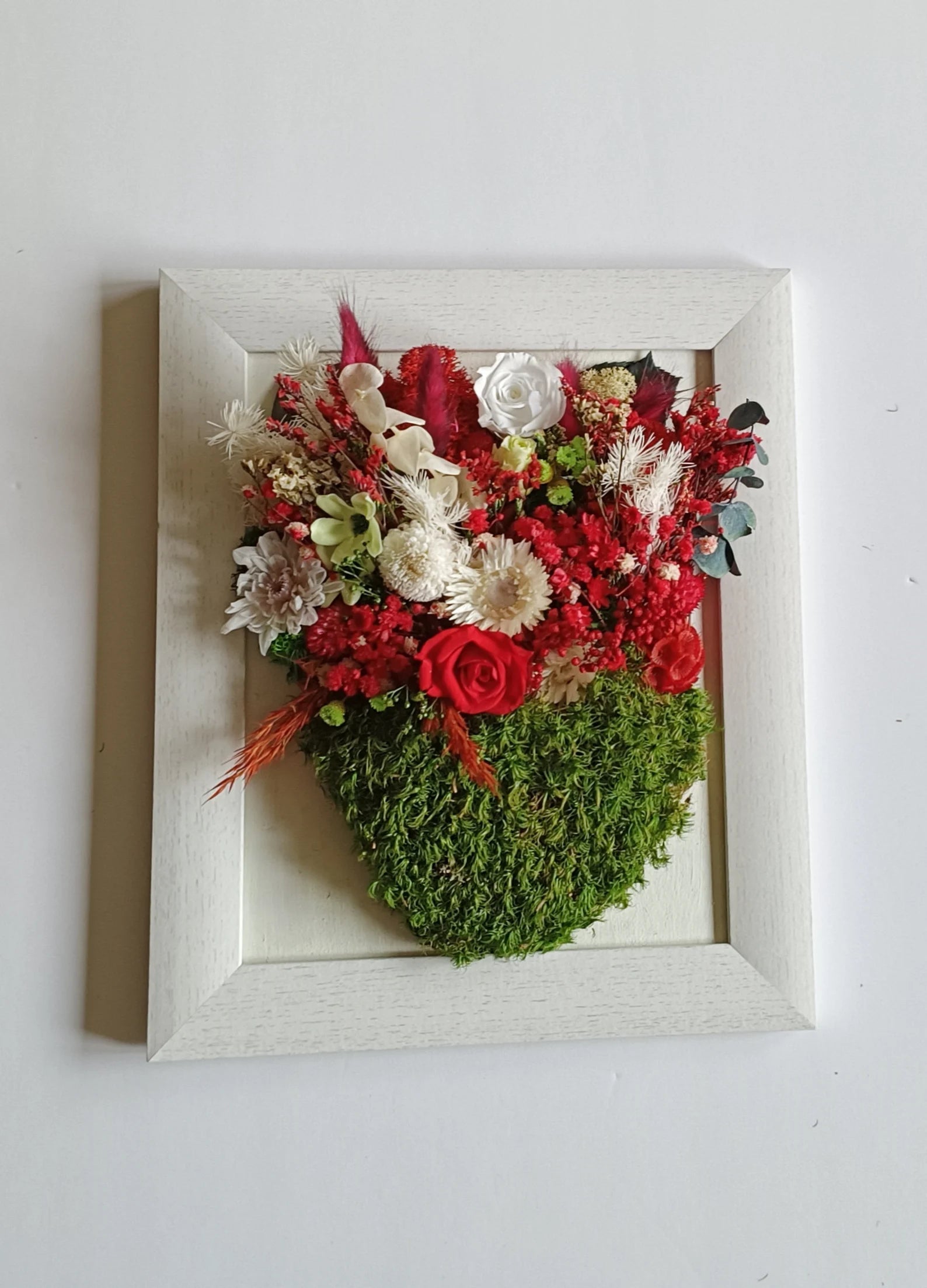 Preserved Flower Arrangement with Moss Base – Bohemian Wall Decor & Tabletop Decoration