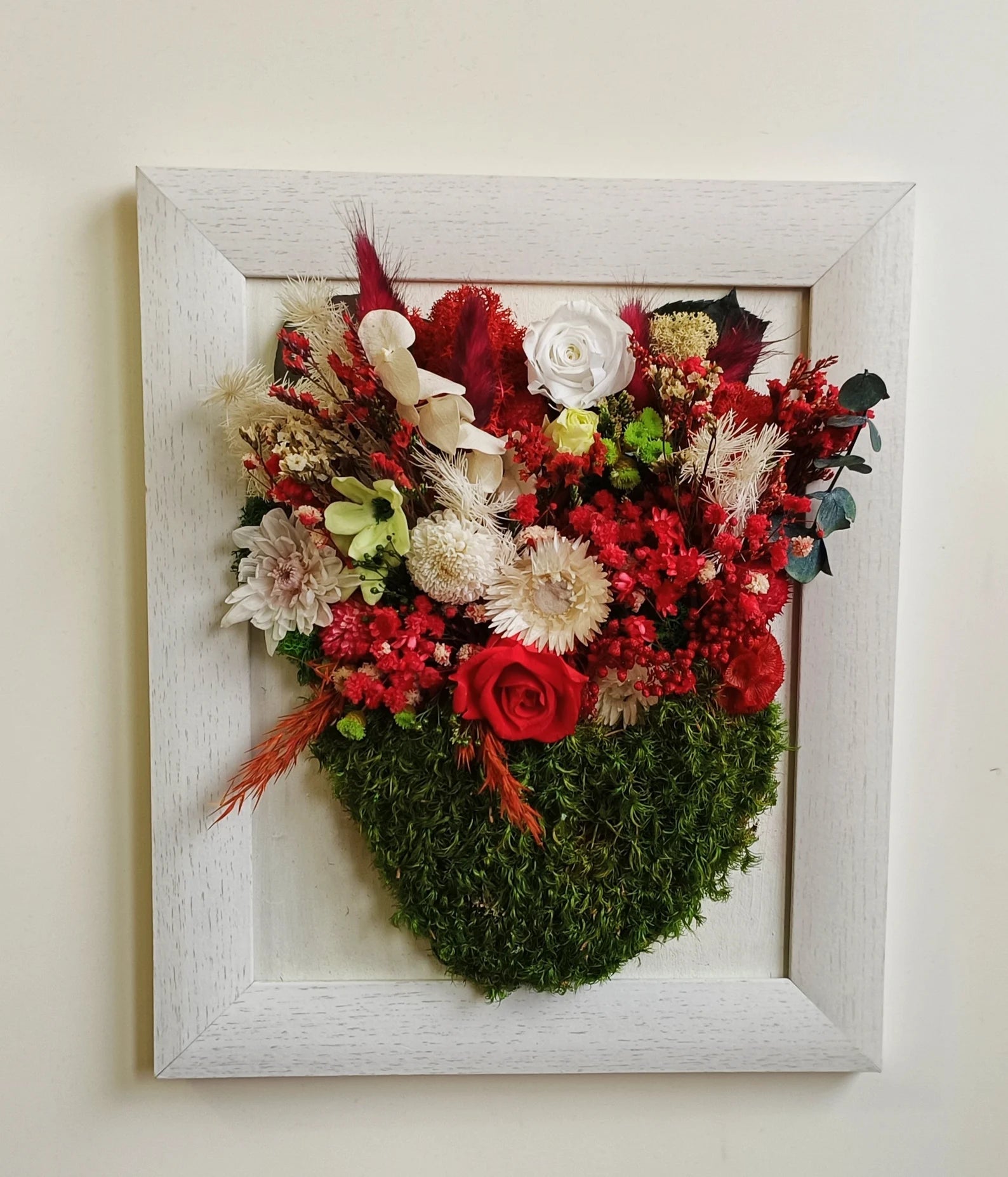 Preserved Flower Arrangement with Moss Base – Bohemian Wall Decor & Tabletop Decoration