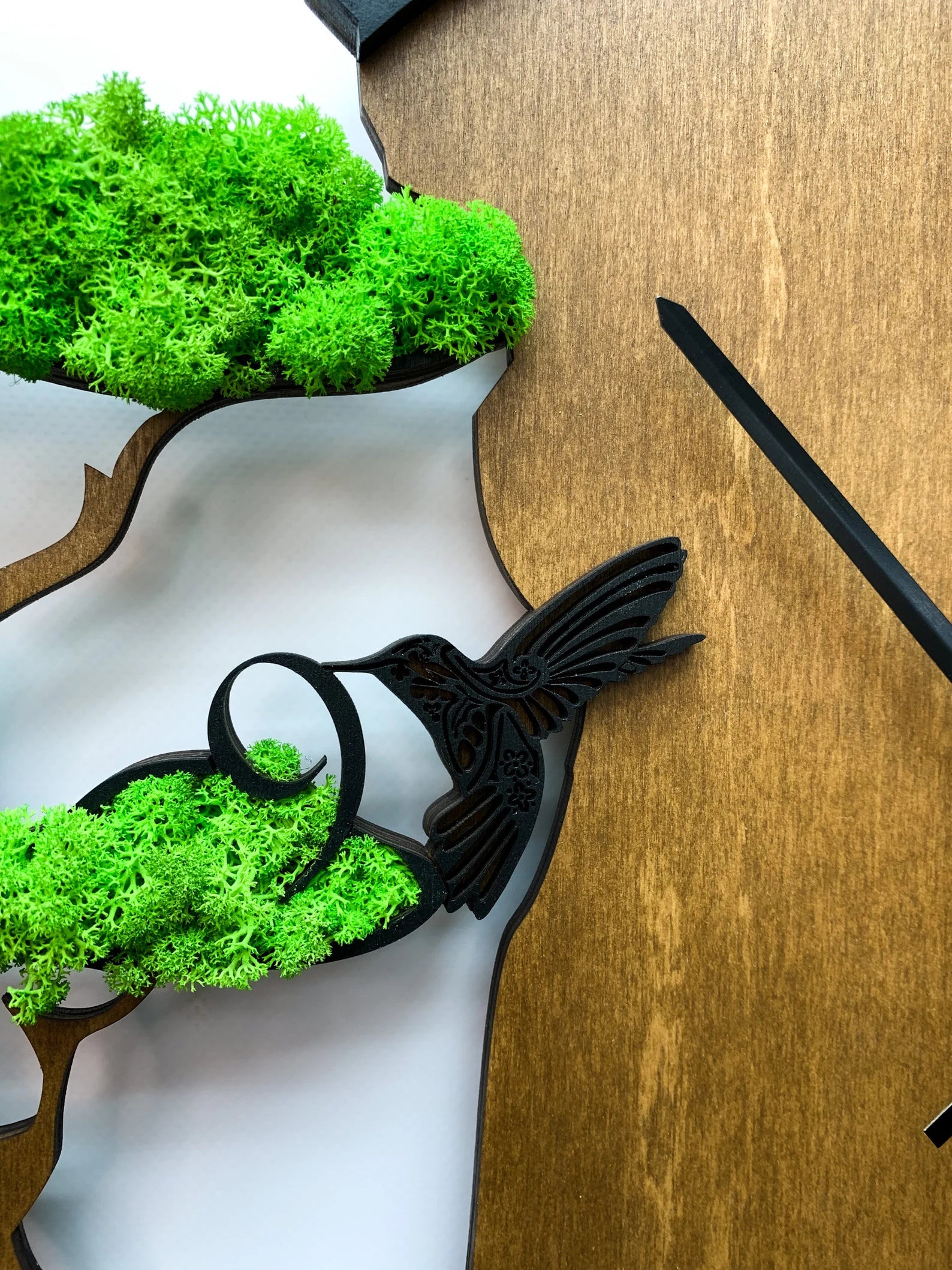Moss Bonsai Tree Wall Clock – Wooden Frame with Hummingbird Design | Nature Moss Art Decor