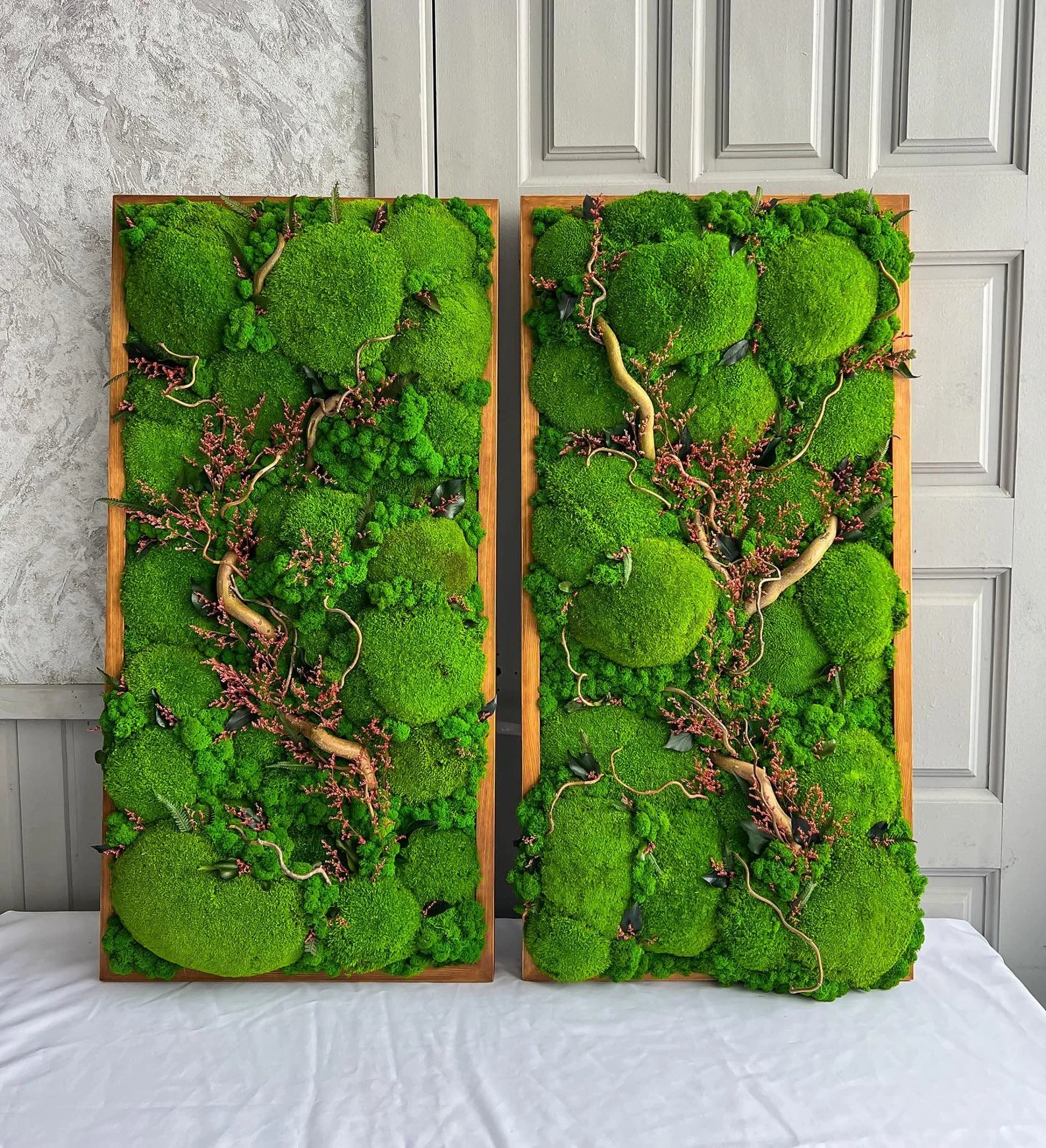 Royal Ball Moss Wall Art with Japanese Willow Branches – Preserved Plant Decor