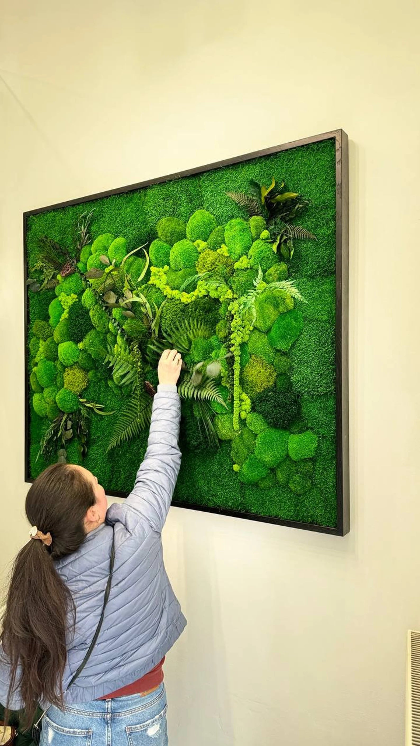 Unique Moss Wall Frame – Modern Green Wall Art for Home & Office
