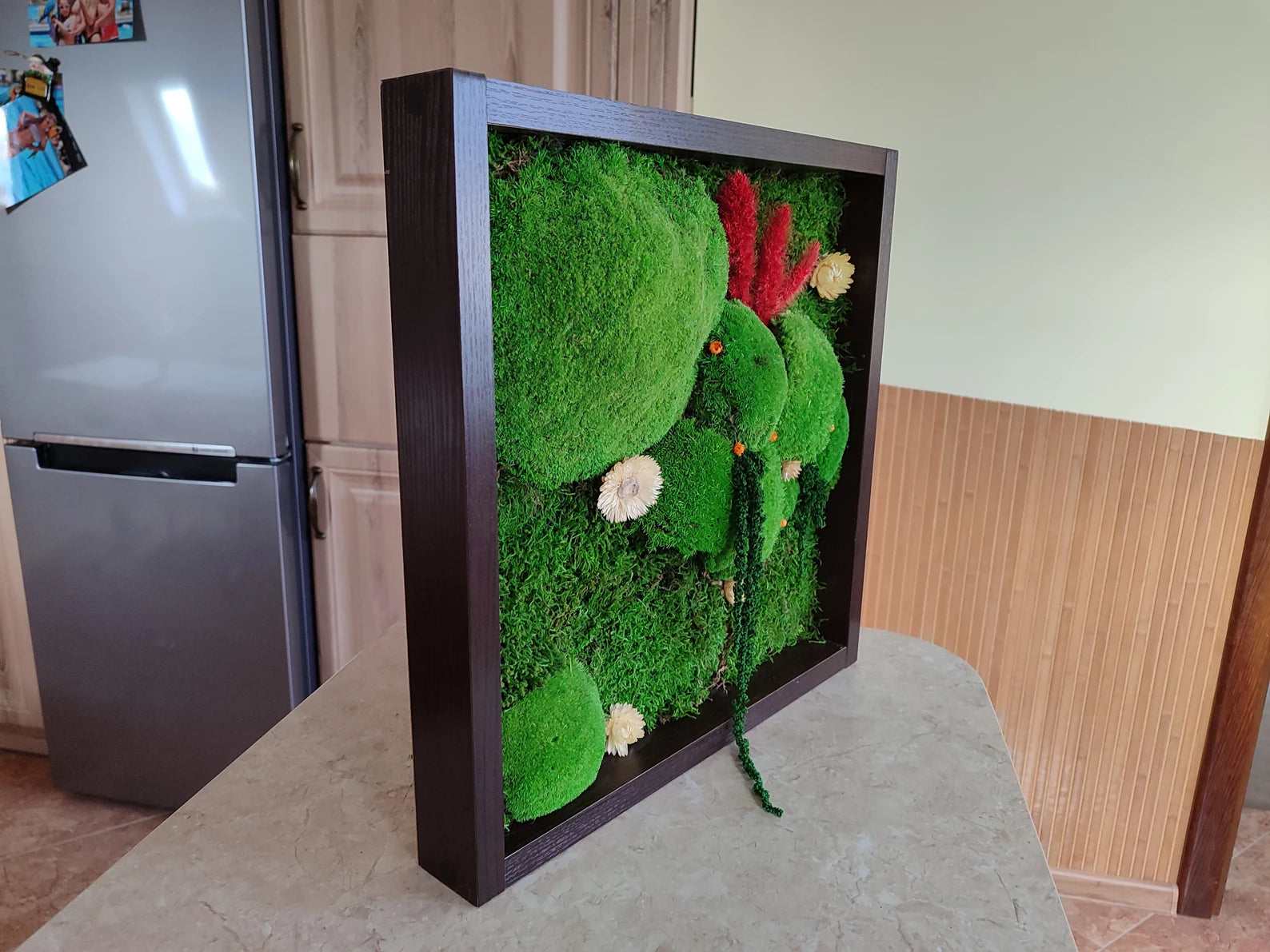 Unique Vertical Moss Wall Art – Eco-Friendly Green Home Accent
