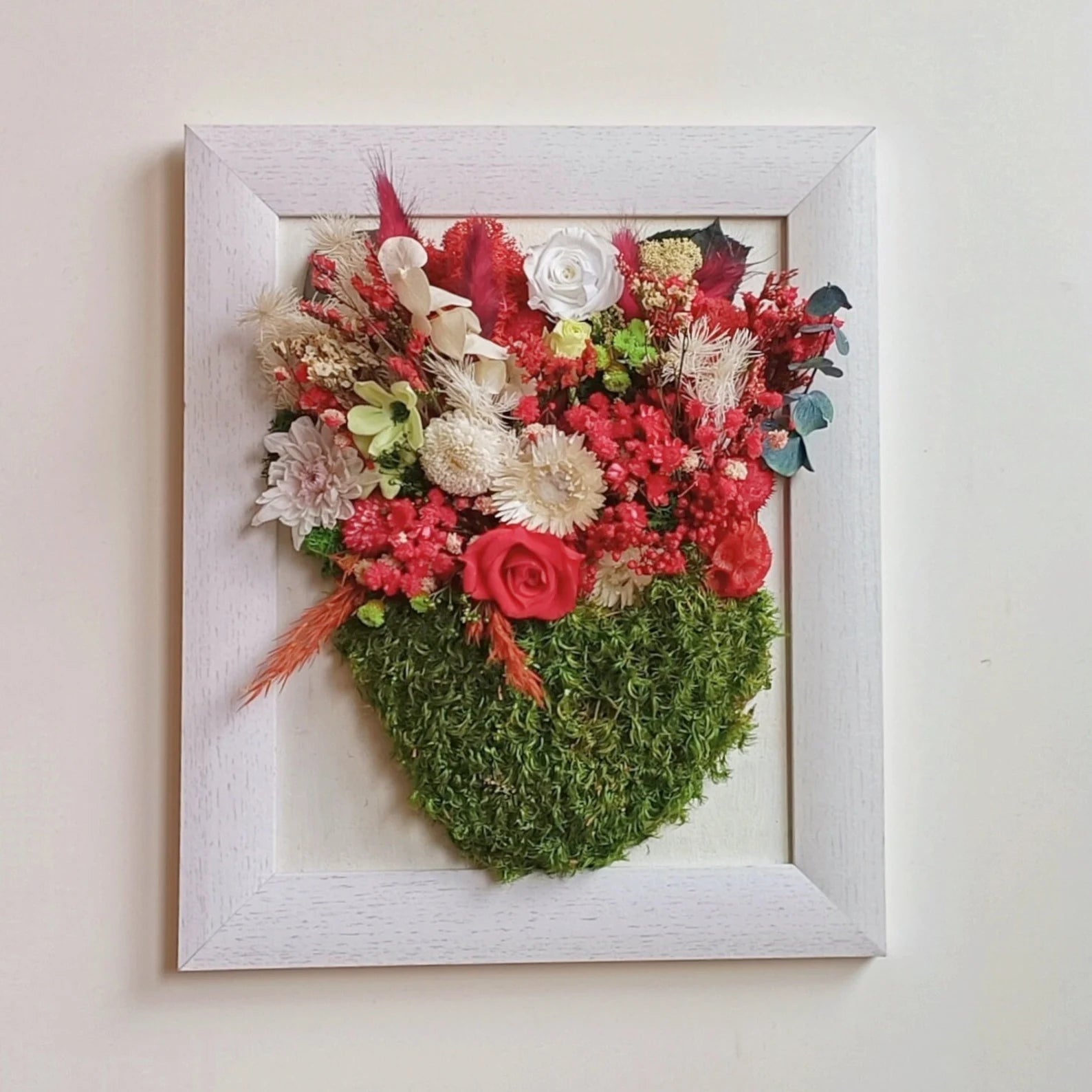 Preserved Flower Arrangement with Moss Base – Bohemian Wall Decor & Tabletop Decoration