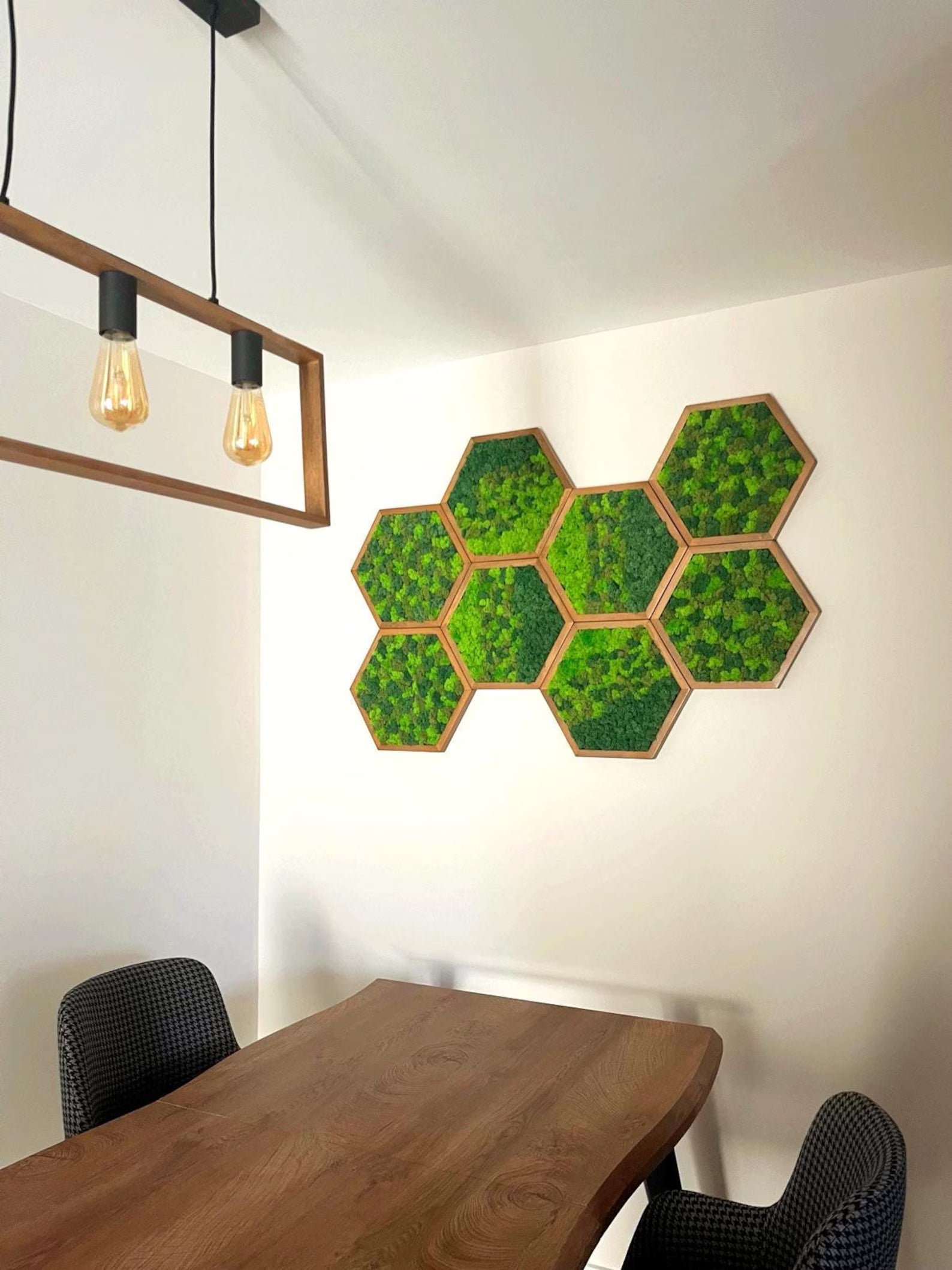 Honeycomb Moss Wall Art – Handmade Wooden Hexagon with Preserved Plants (30cm)