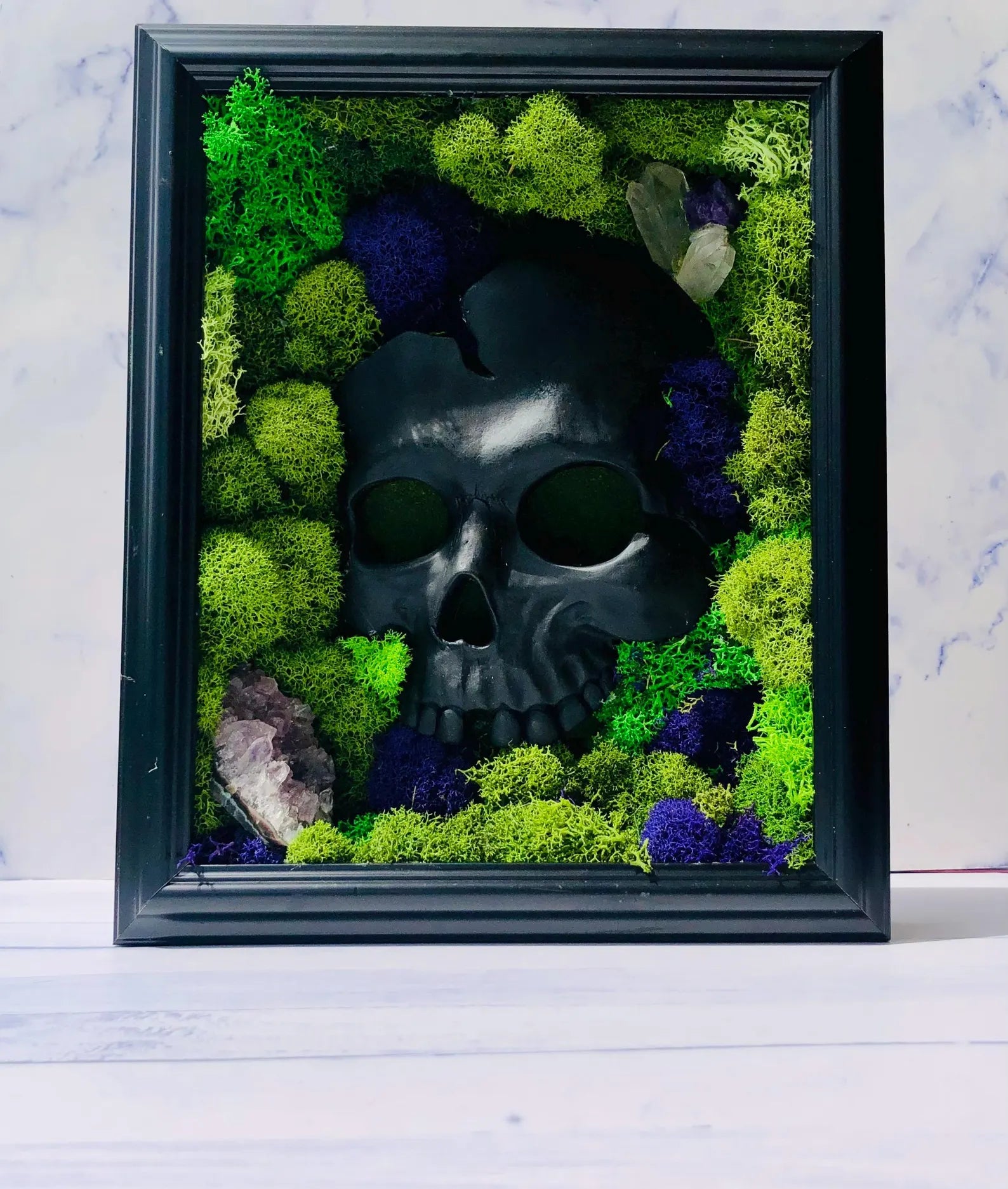 Skull Moss Wall Art – Framed Gothic Halloween Decor | Unique Floral Moss Artwork for Home