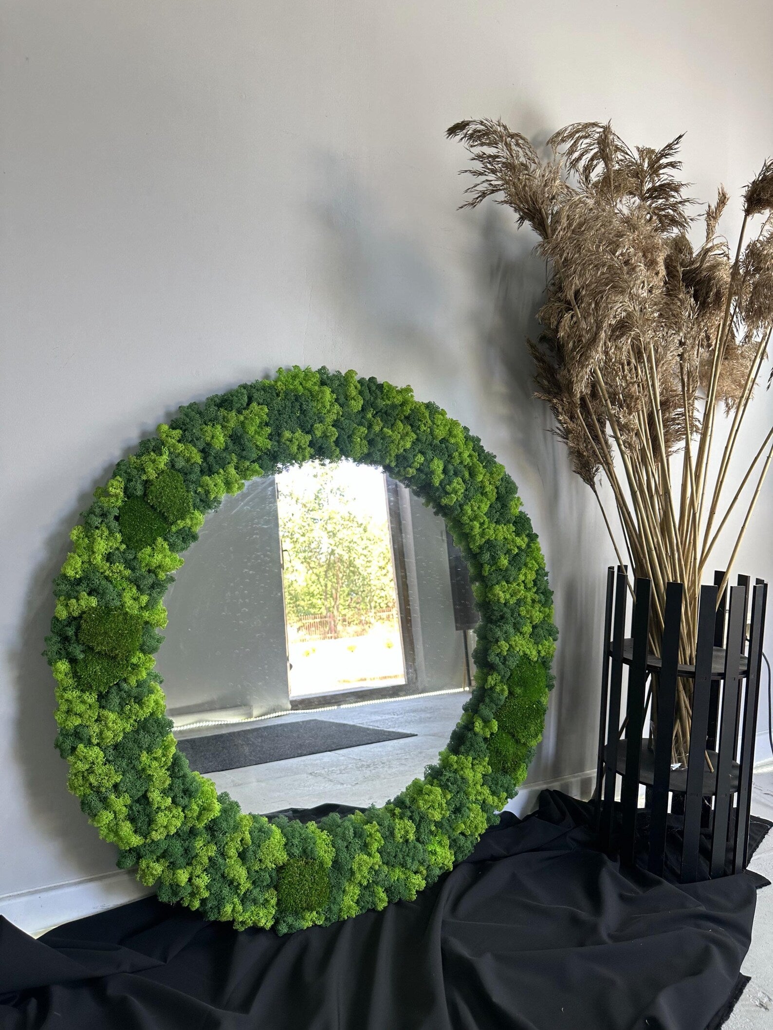 Round Moss Wall Mirror – Large Bathroom Mirror with Preserved Moss Art Decor