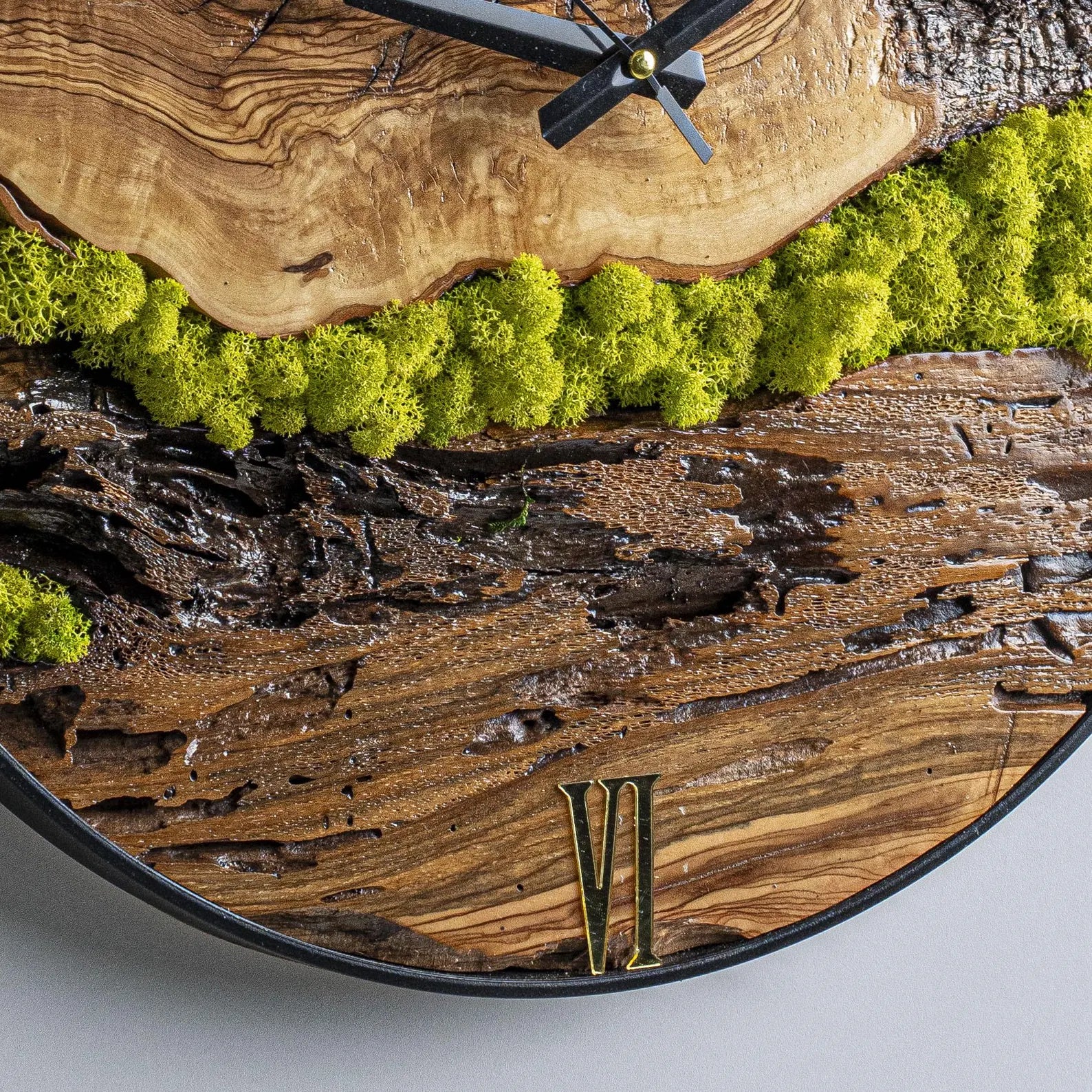 Olive Wood & Metal Moss Wall Clock – Unique Preserved Green Decor