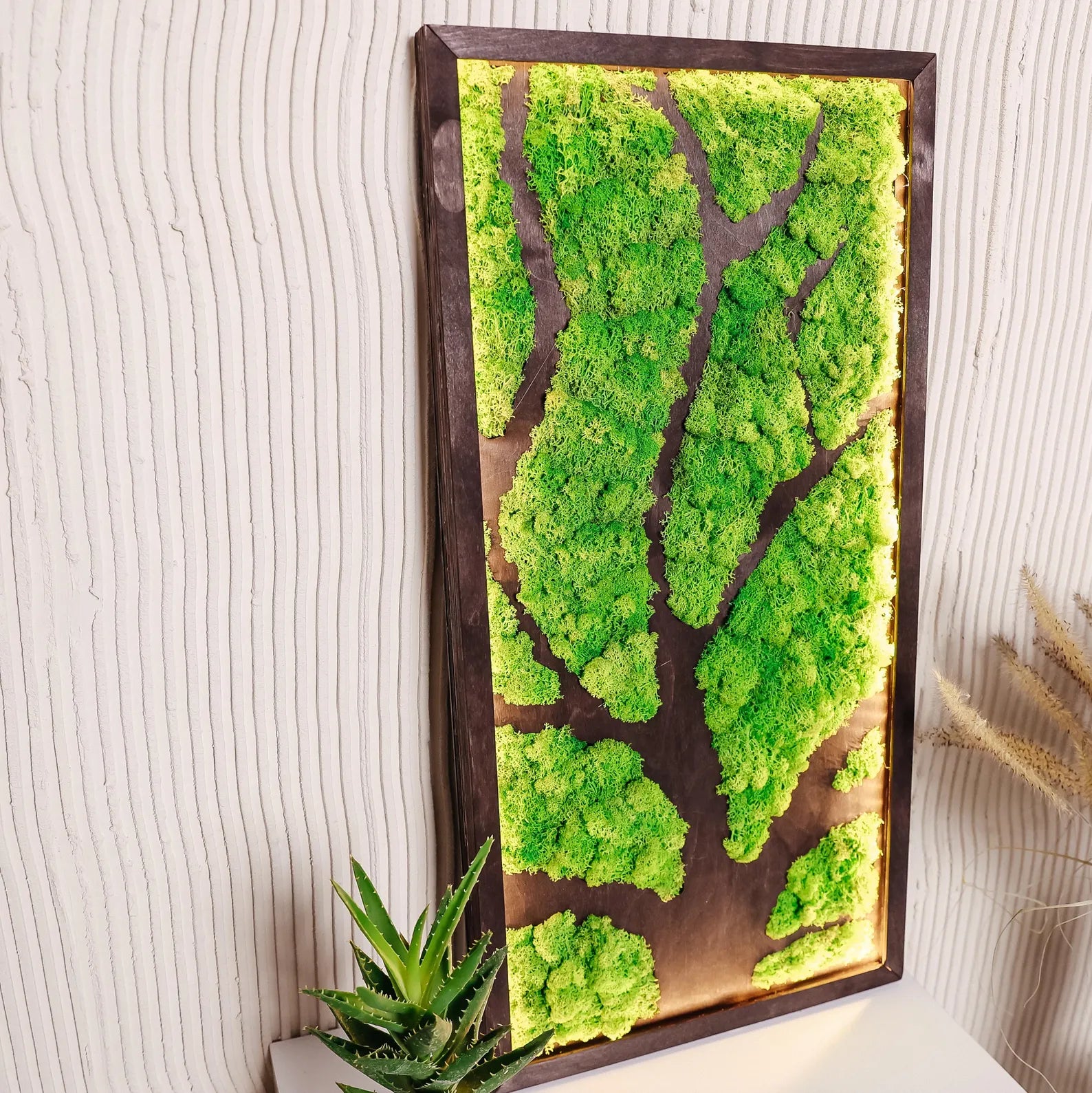 LED Moss Tree Wall Hanging – Unique Nature Wall Art for Modern Interiors