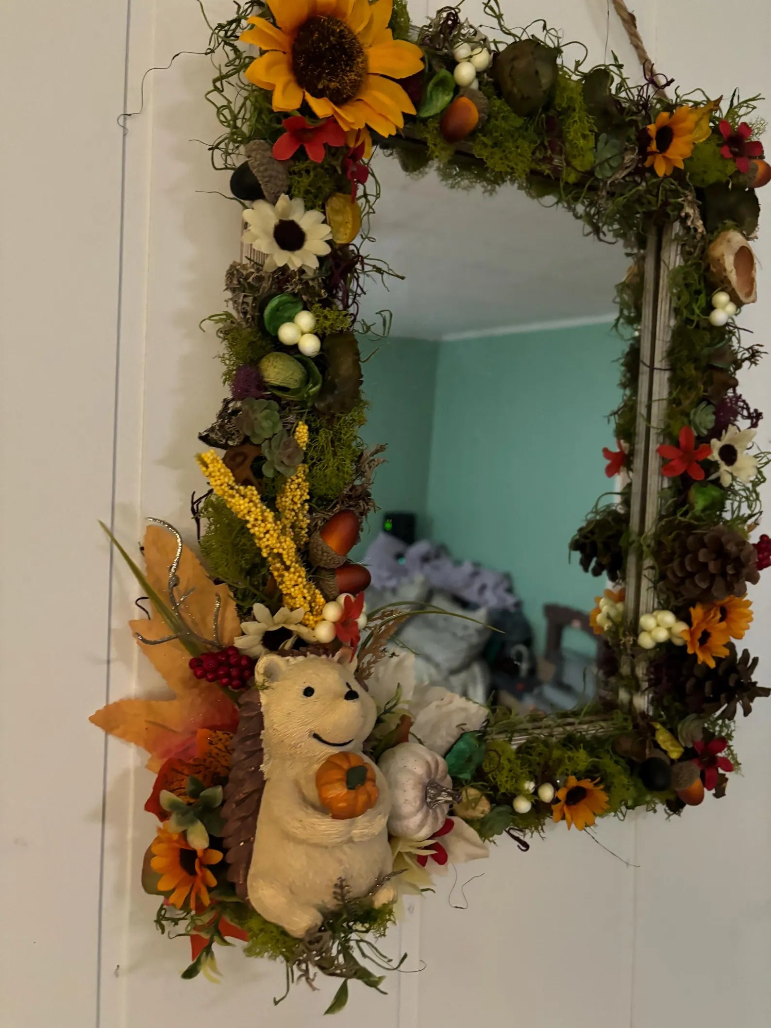 Moss Mirror – Woodland Hedgehog Decor with Fall Floral Frame (16x14x4)