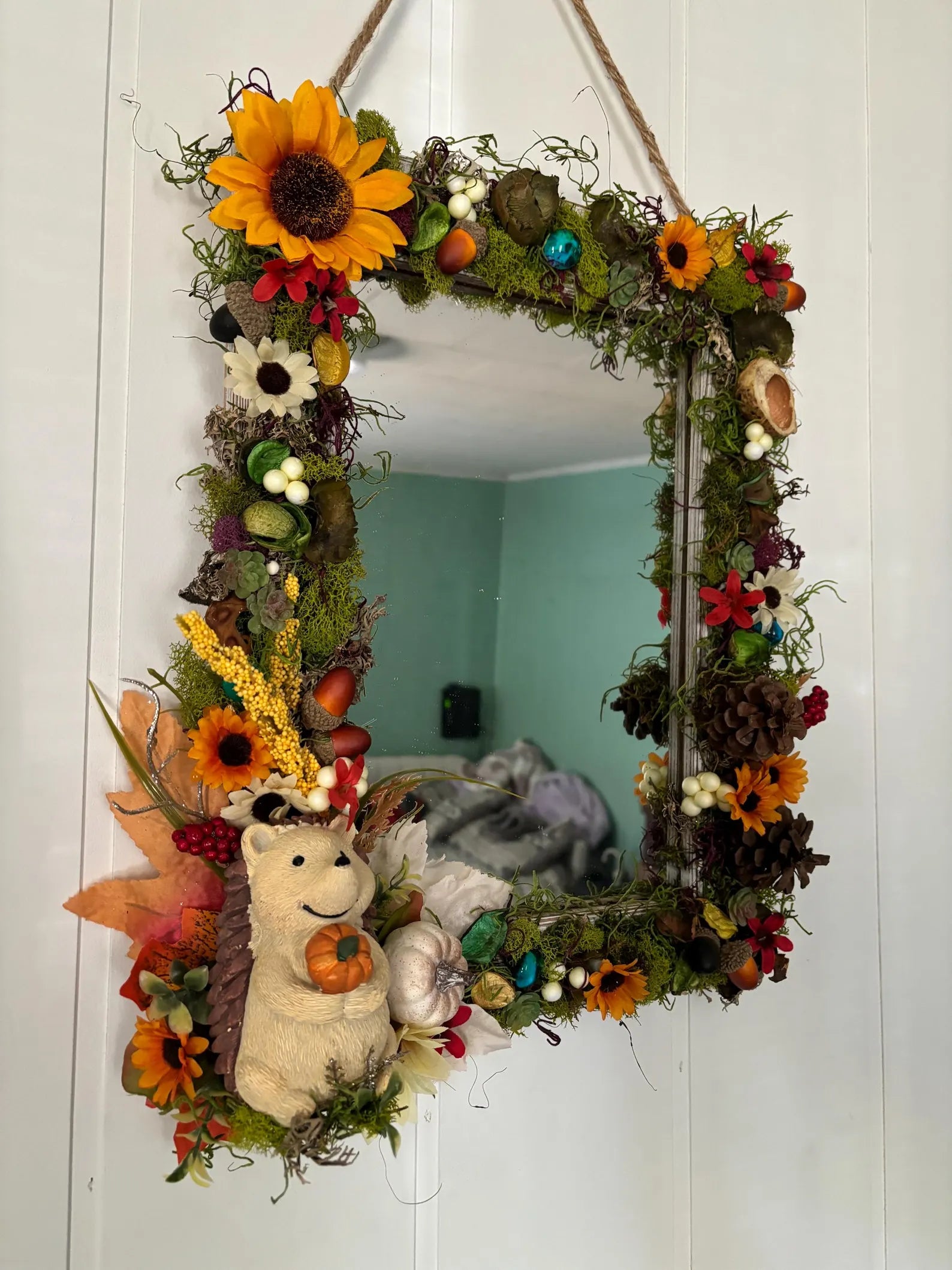 Moss Mirror – Woodland Hedgehog Decor with Fall Floral Frame (16x14x4)