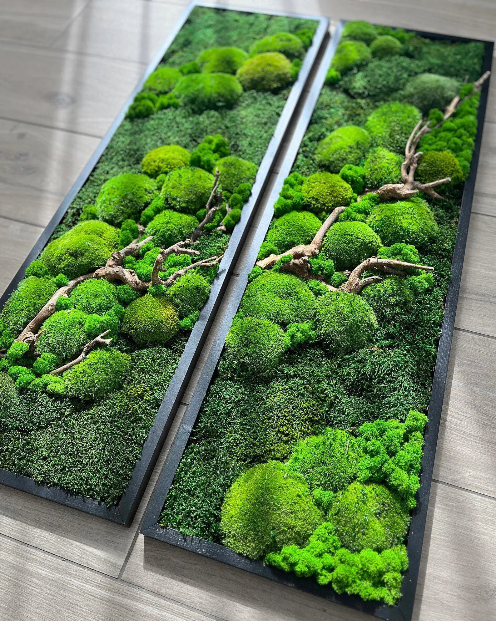 Luminous Reindeer Moss Wall Art with Branches – LED Backlight & Wooden Frame
