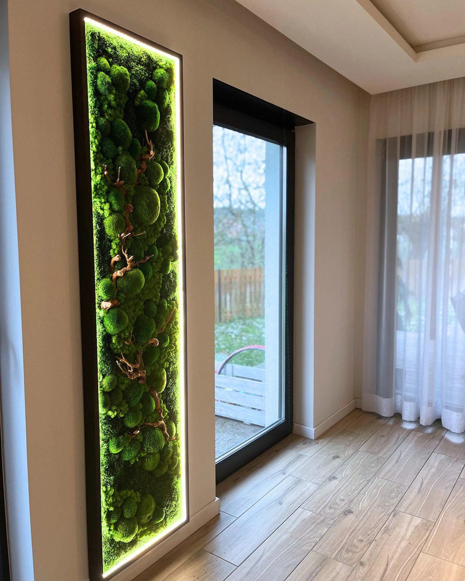 Luminous Reindeer Moss Wall Art with Branches – LED Backlight & Wooden Frame