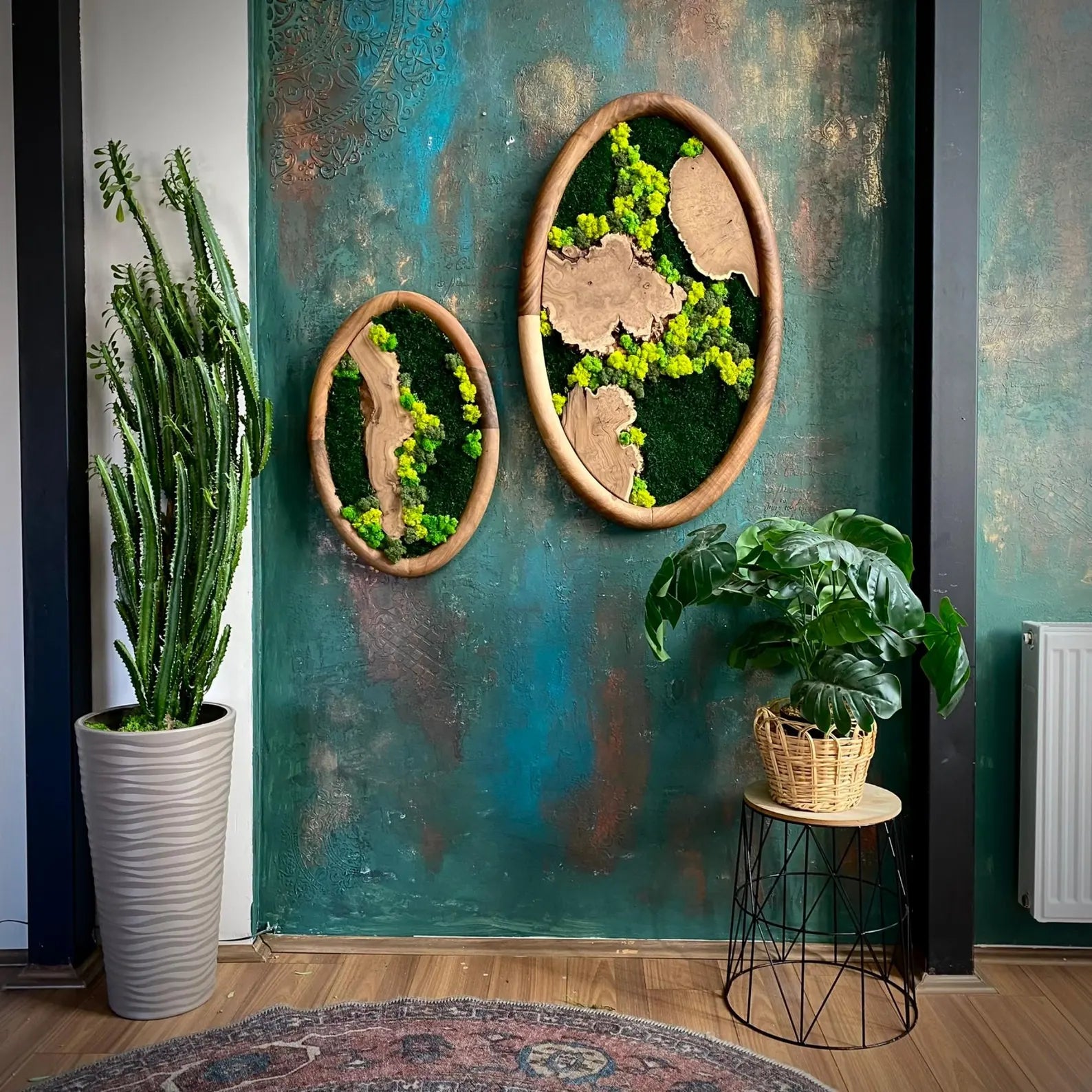 Walnut-Framed Oval Moss Art Set – Olive and Silverberry Wood Wall Decor, Nature-Inspired Home Gift