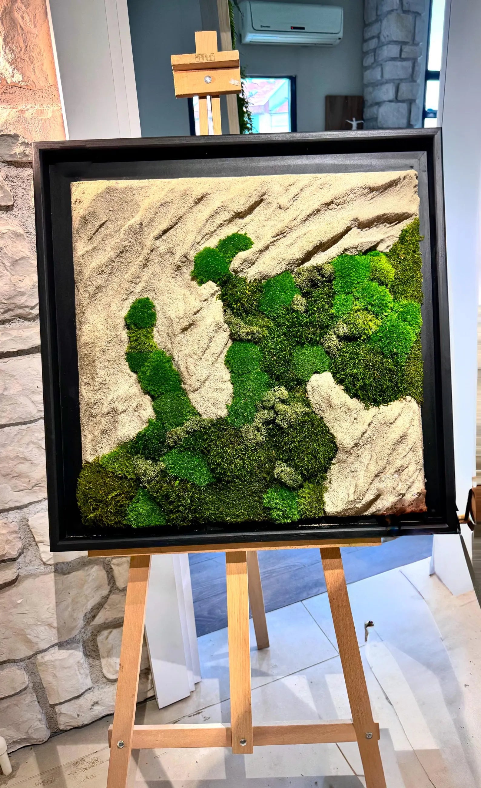 Natural Rock Moss Wall Art – Preserved Green Decor with Wood & Stone Details | Modern Nature-Inspired Gift