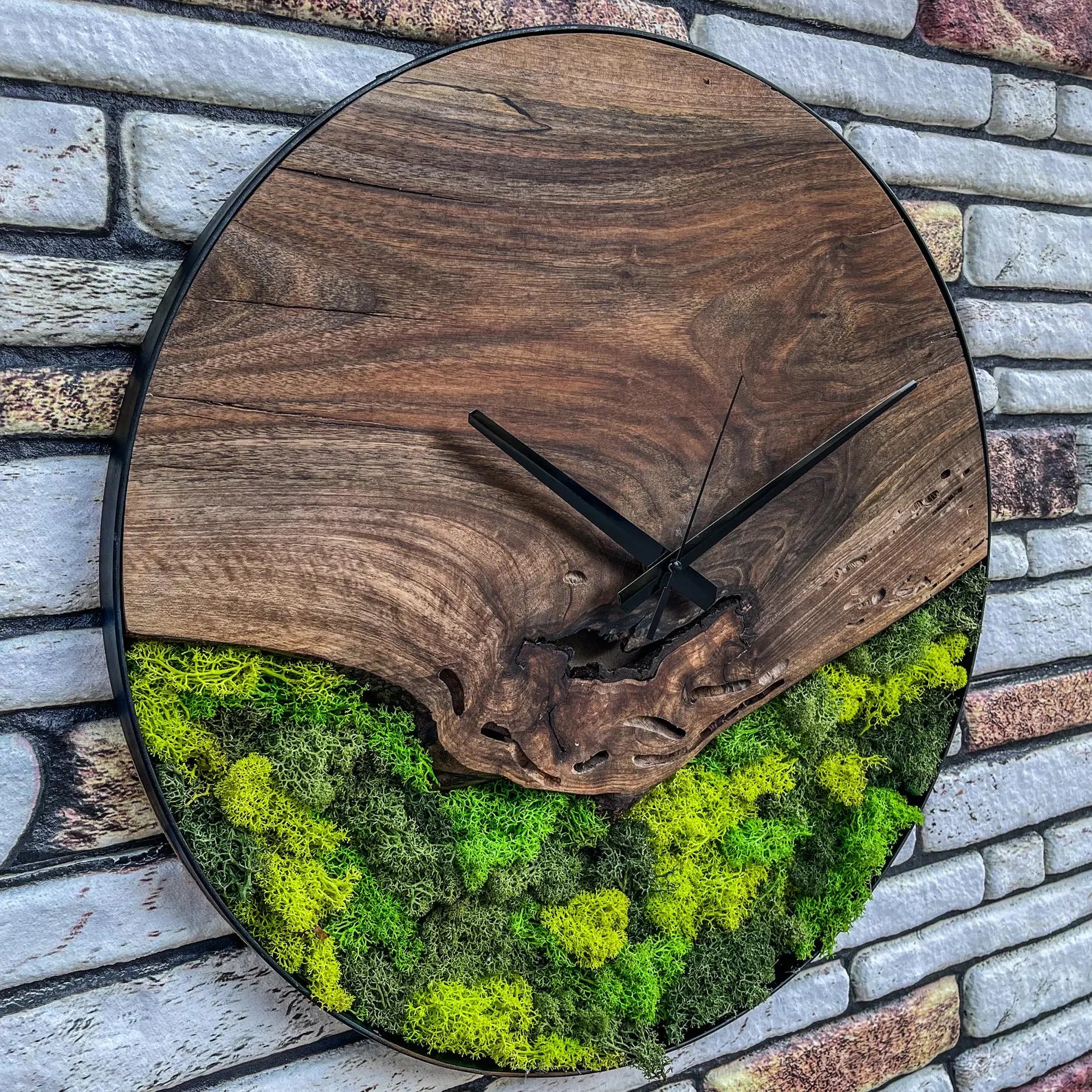 Walnut Moss Wall Clock – Natural Wood & Preserved Green Moss Decor