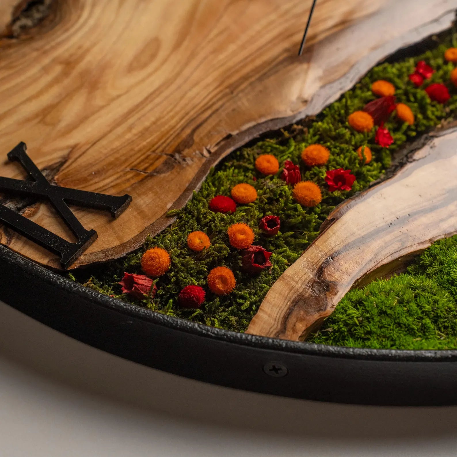 Moss Olive Wood Wall Clock – Preserved Moss Clock with Metal Frame | Unique Moss Wall Art & Housewarming Gift