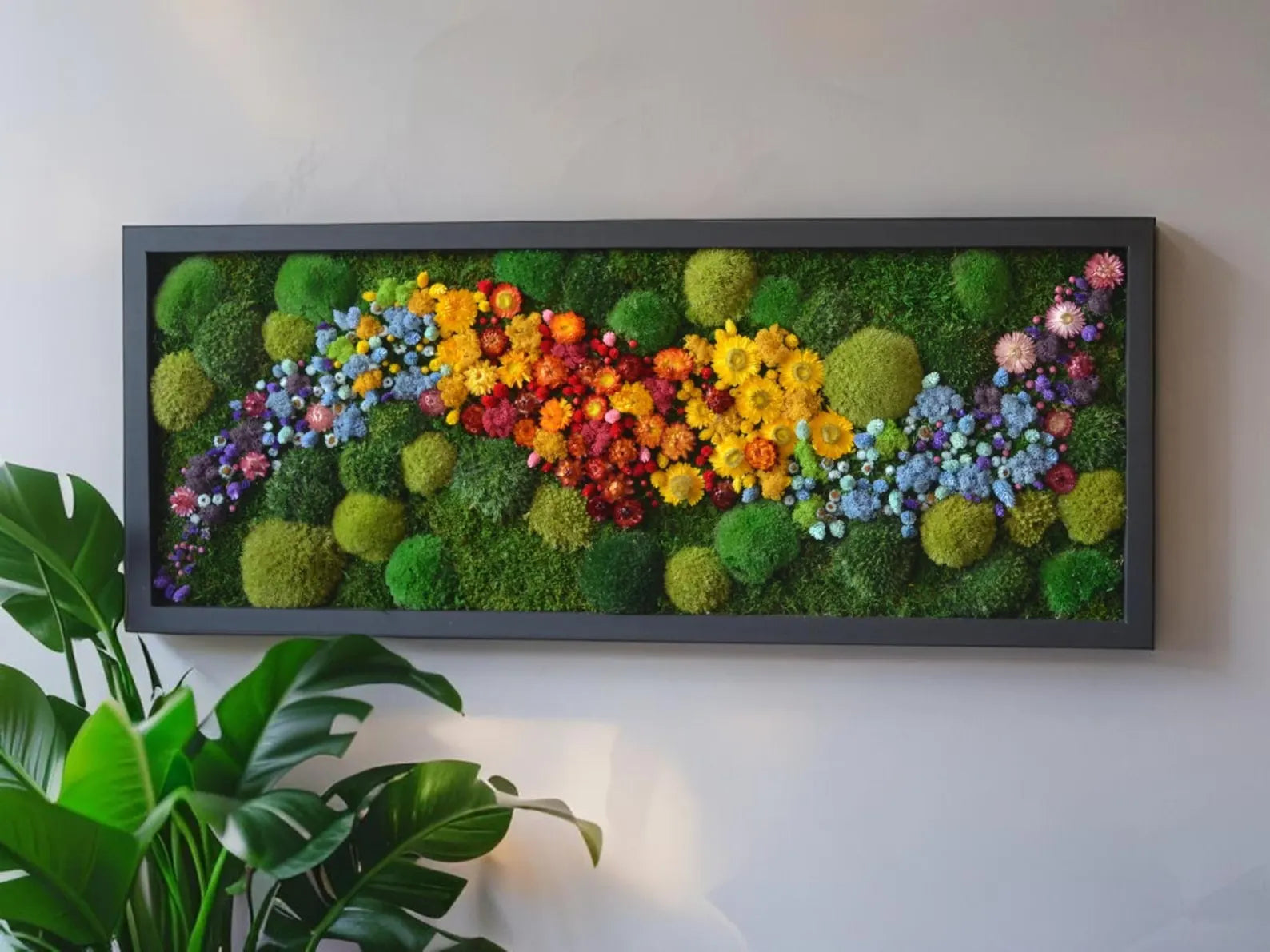 Multi-Toned Floral Moss Wall Art – Preserved Moss & Dried Flower Frame Décor