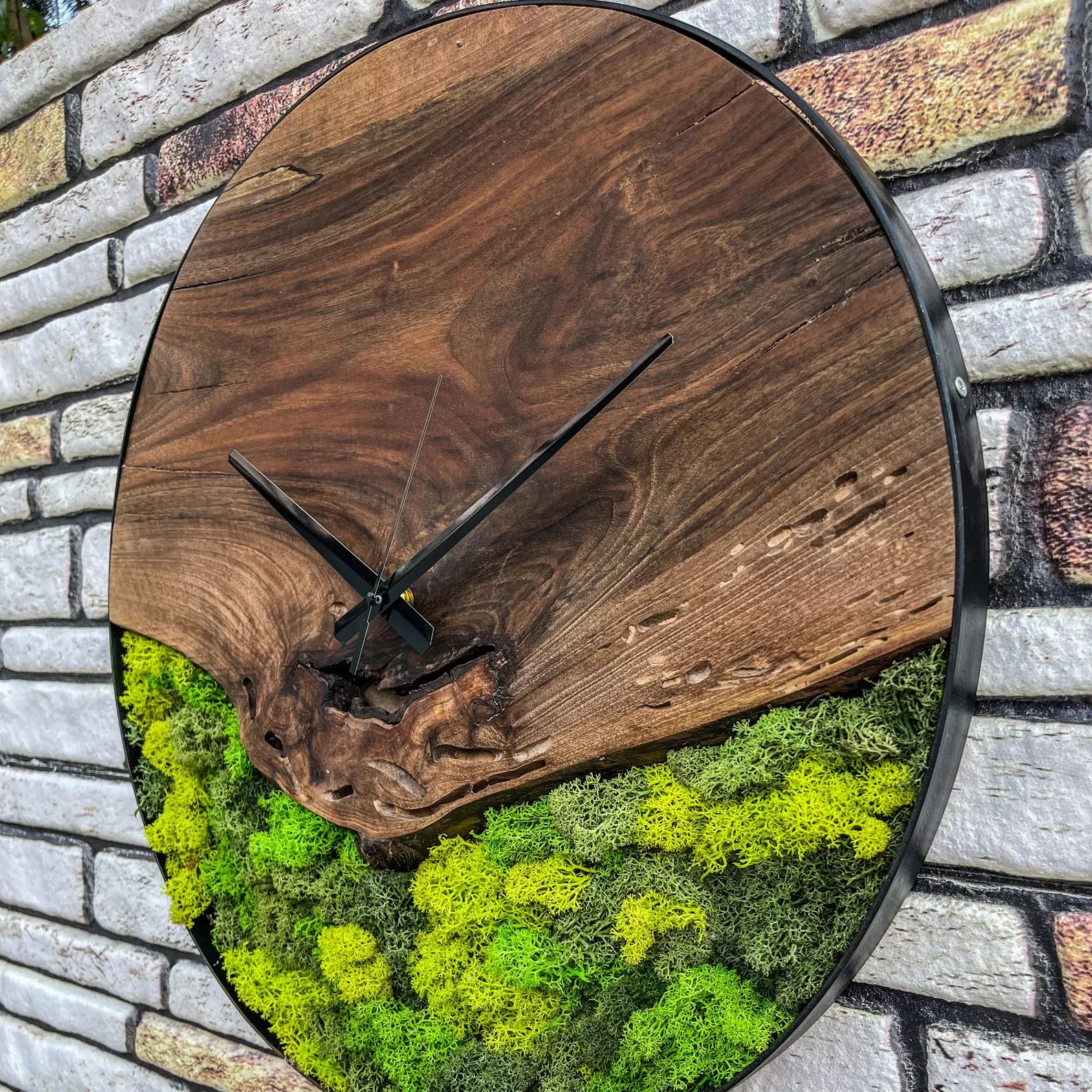 Walnut Moss Wall Clock – Natural Wood & Preserved Green Moss Decor