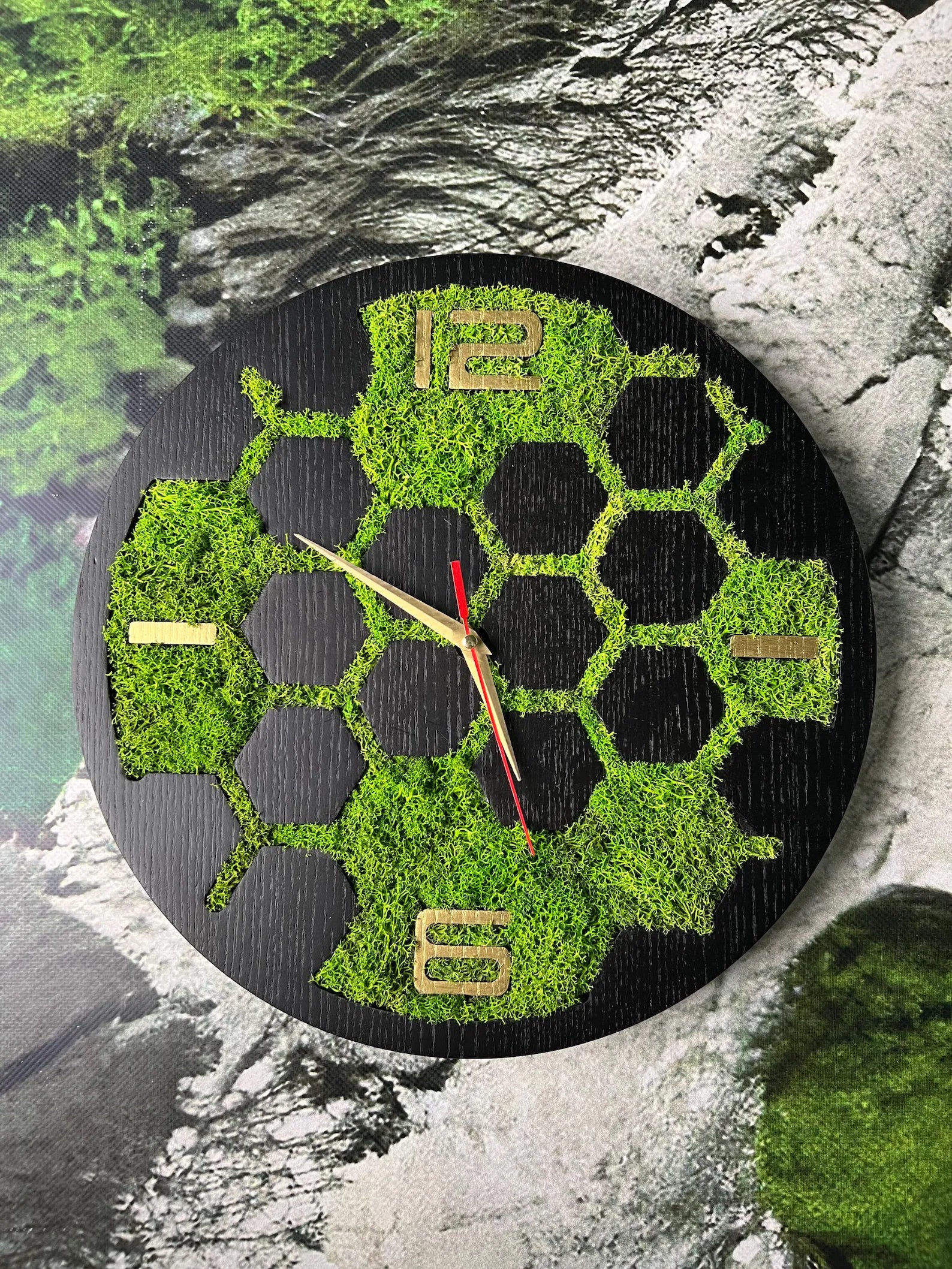 Moss and Wood Wall Clock – Natural Green Wall Art & Rustic Home Decor