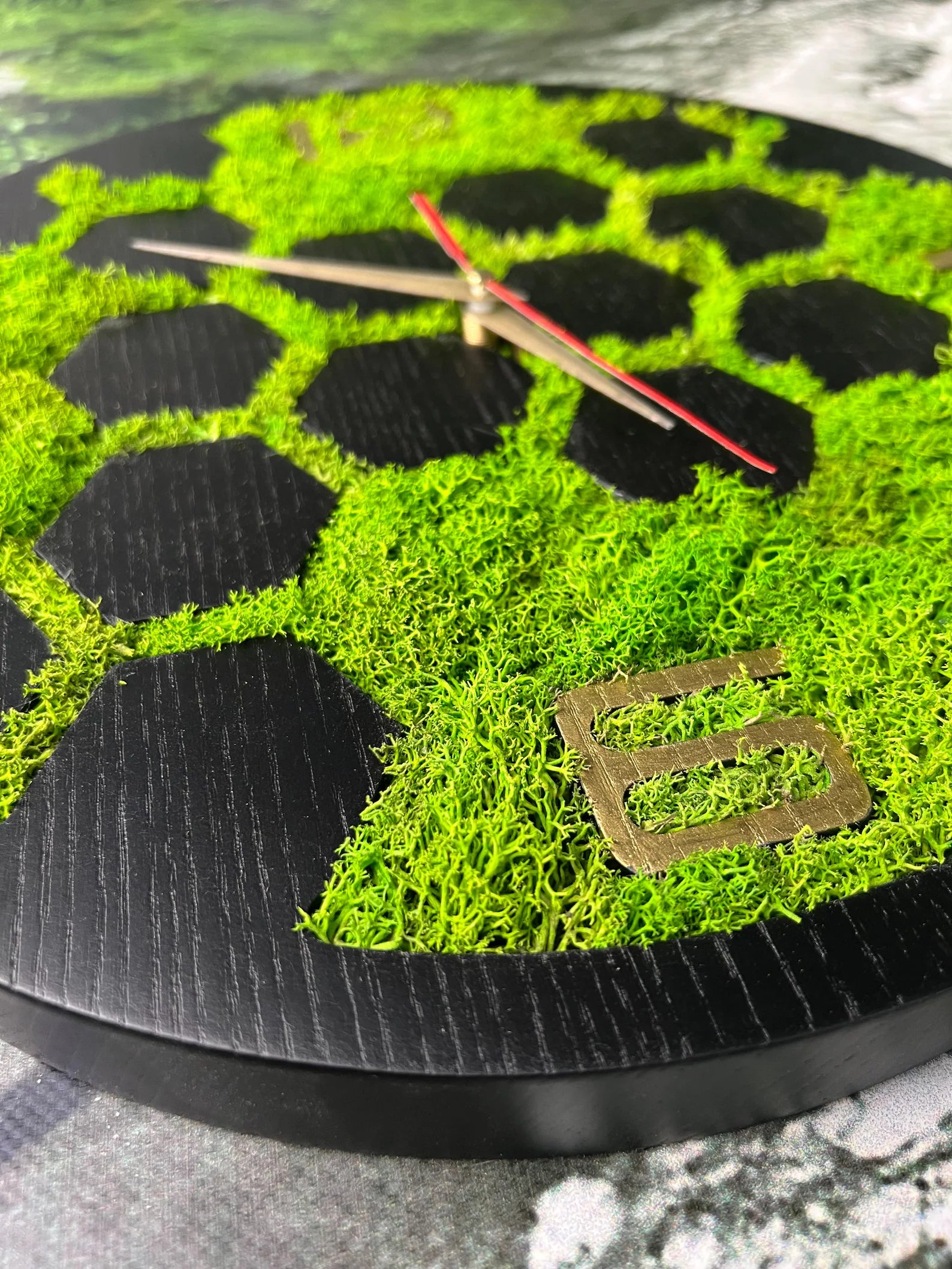 Moss and Wood Wall Clock – Natural Green Wall Art & Rustic Home Decor