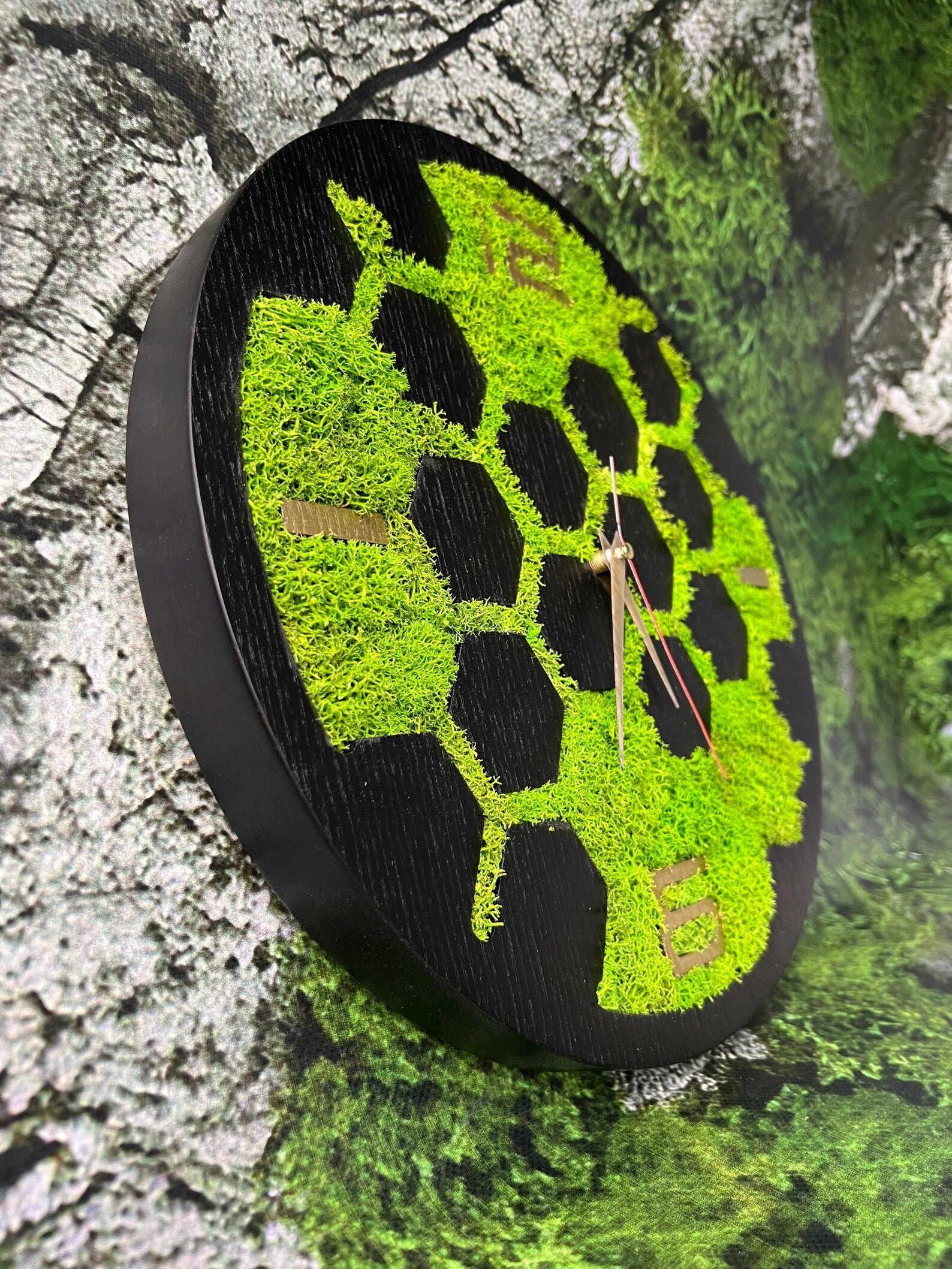 Moss and Wood Wall Clock – Natural Green Wall Art & Rustic Home Decor