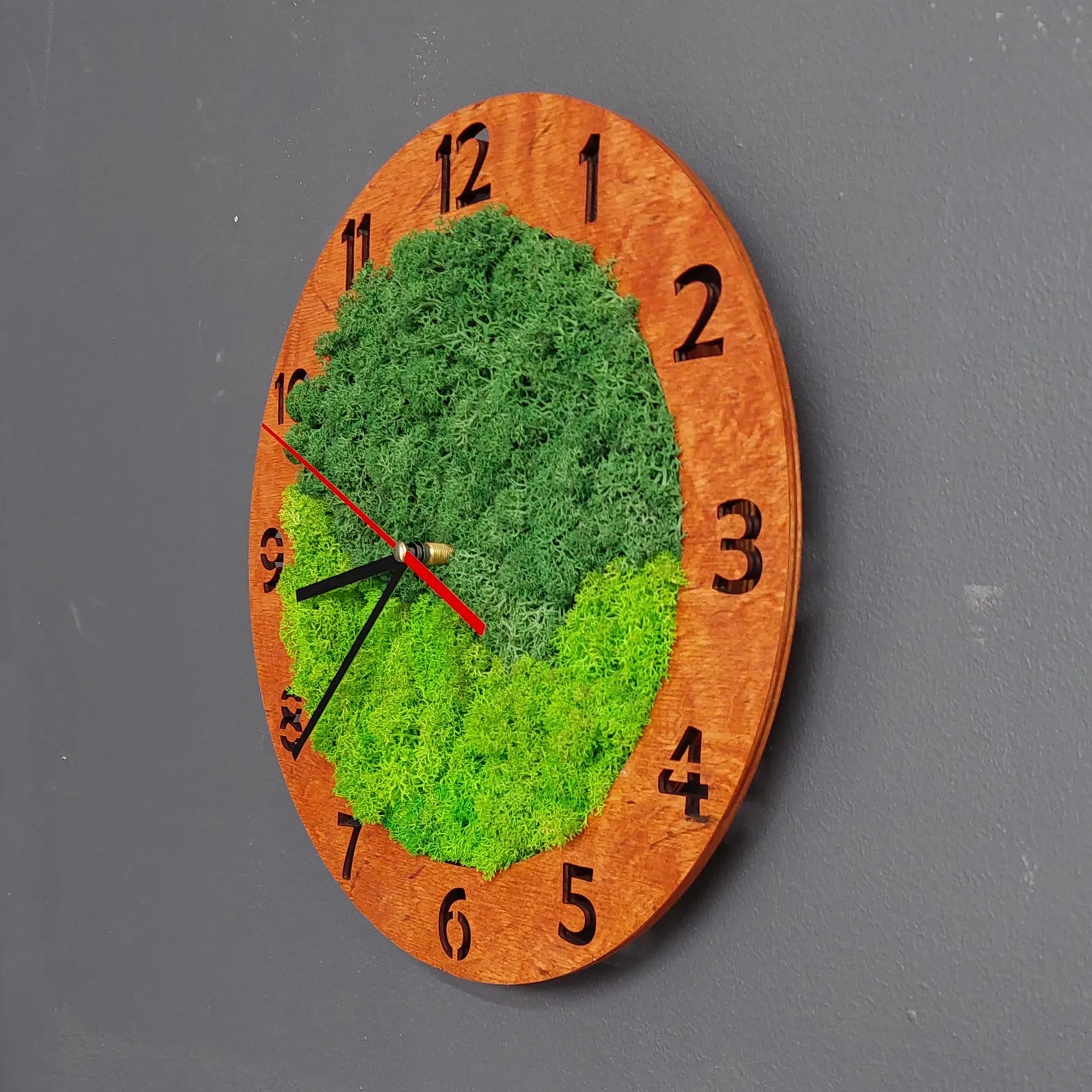 Rustic Moss Wall Clock – Silent Wooden Clock for Natural & Eco-Friendly Home Décor