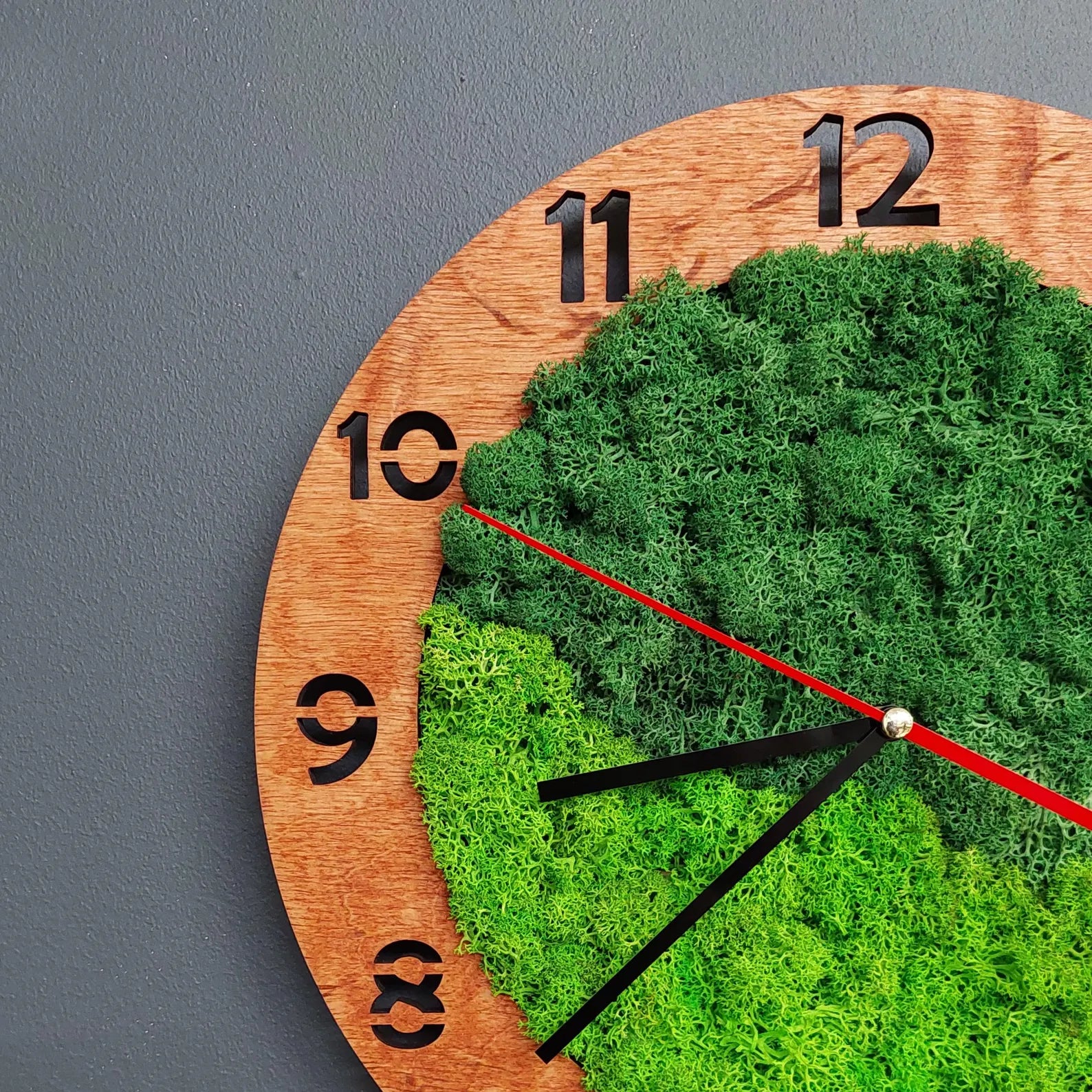 Rustic Moss Wall Clock – Silent Wooden Clock for Natural & Eco-Friendly Home Décor