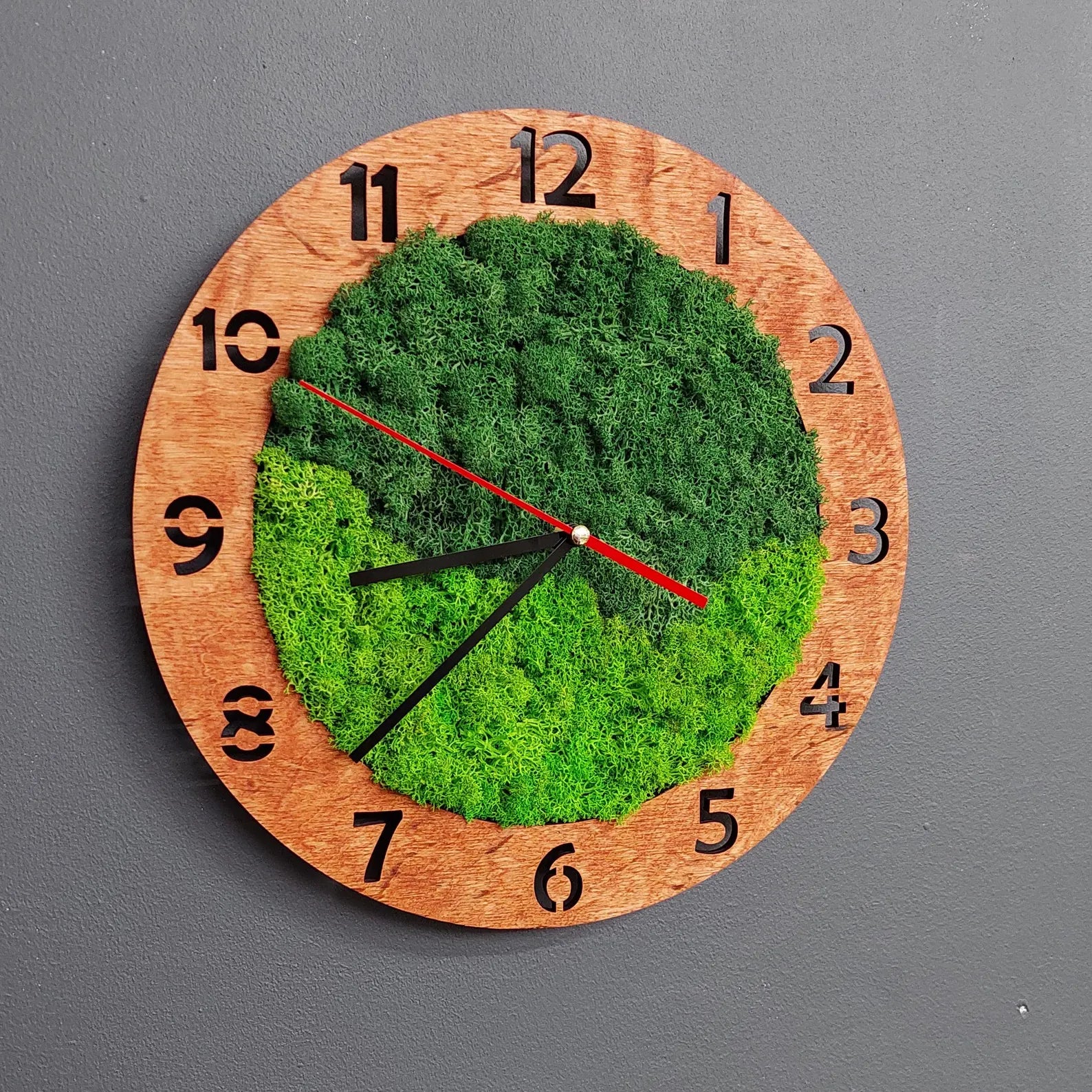 Rustic Moss Wall Clock – Silent Wooden Clock for Natural & Eco-Friendly Home Décor