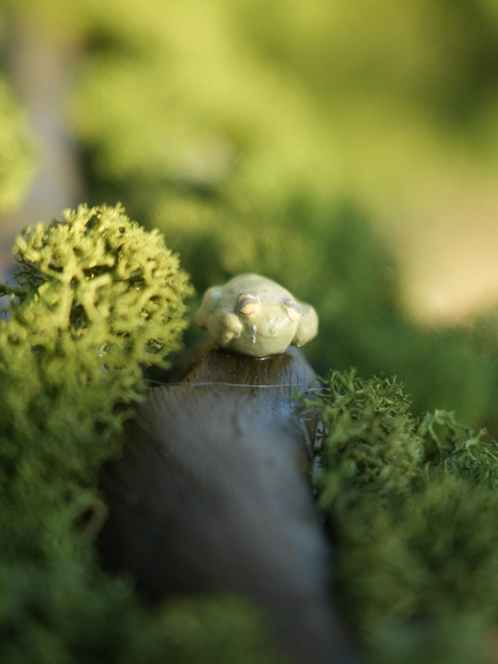 Moss Wall Mirror – Forest Decor with Ceramic Mushrooms – Nature-Inspired Wall Art