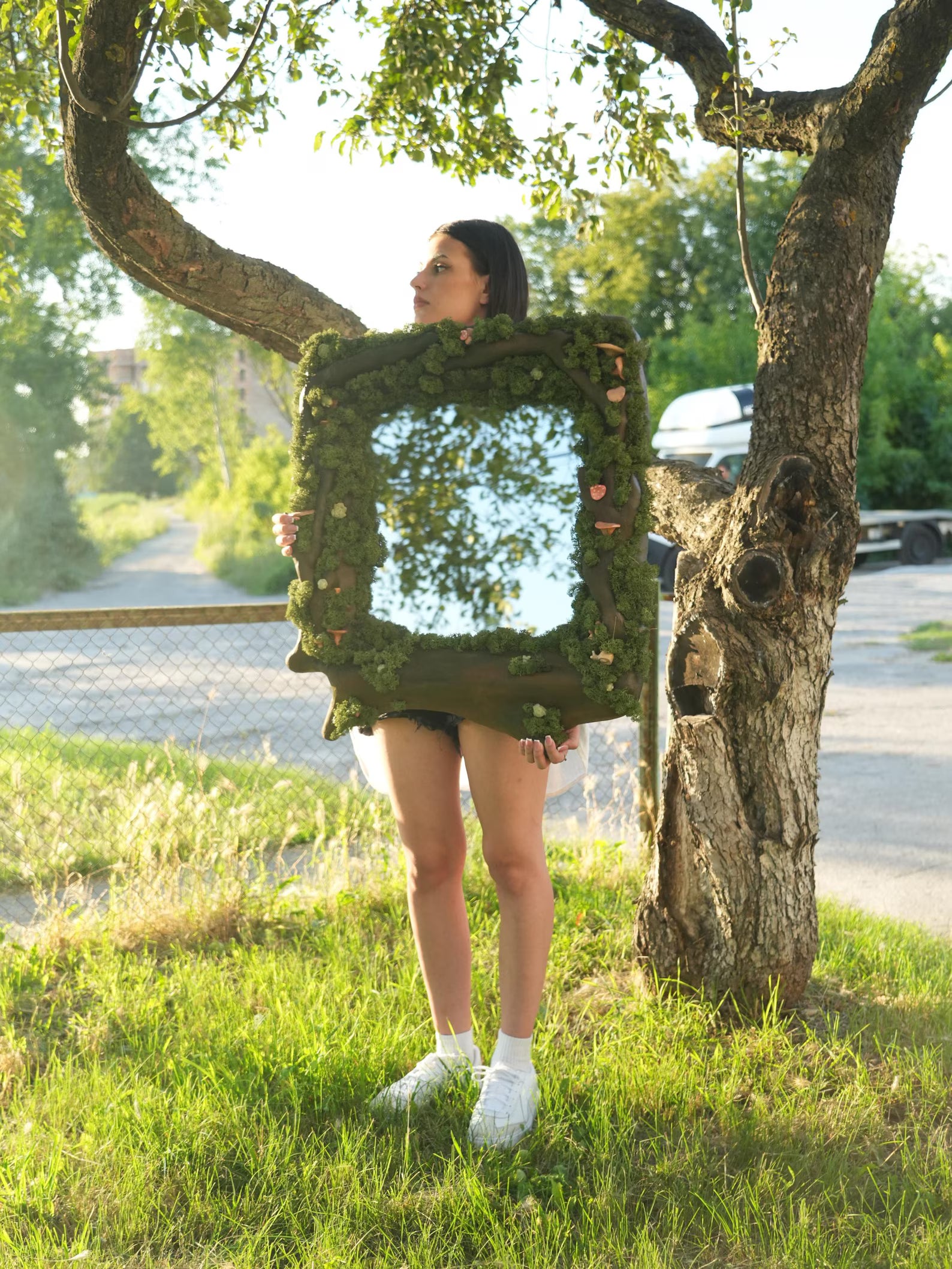 Moss Wall Mirror – Forest Decor with Ceramic Mushrooms – Nature-Inspired Wall Art