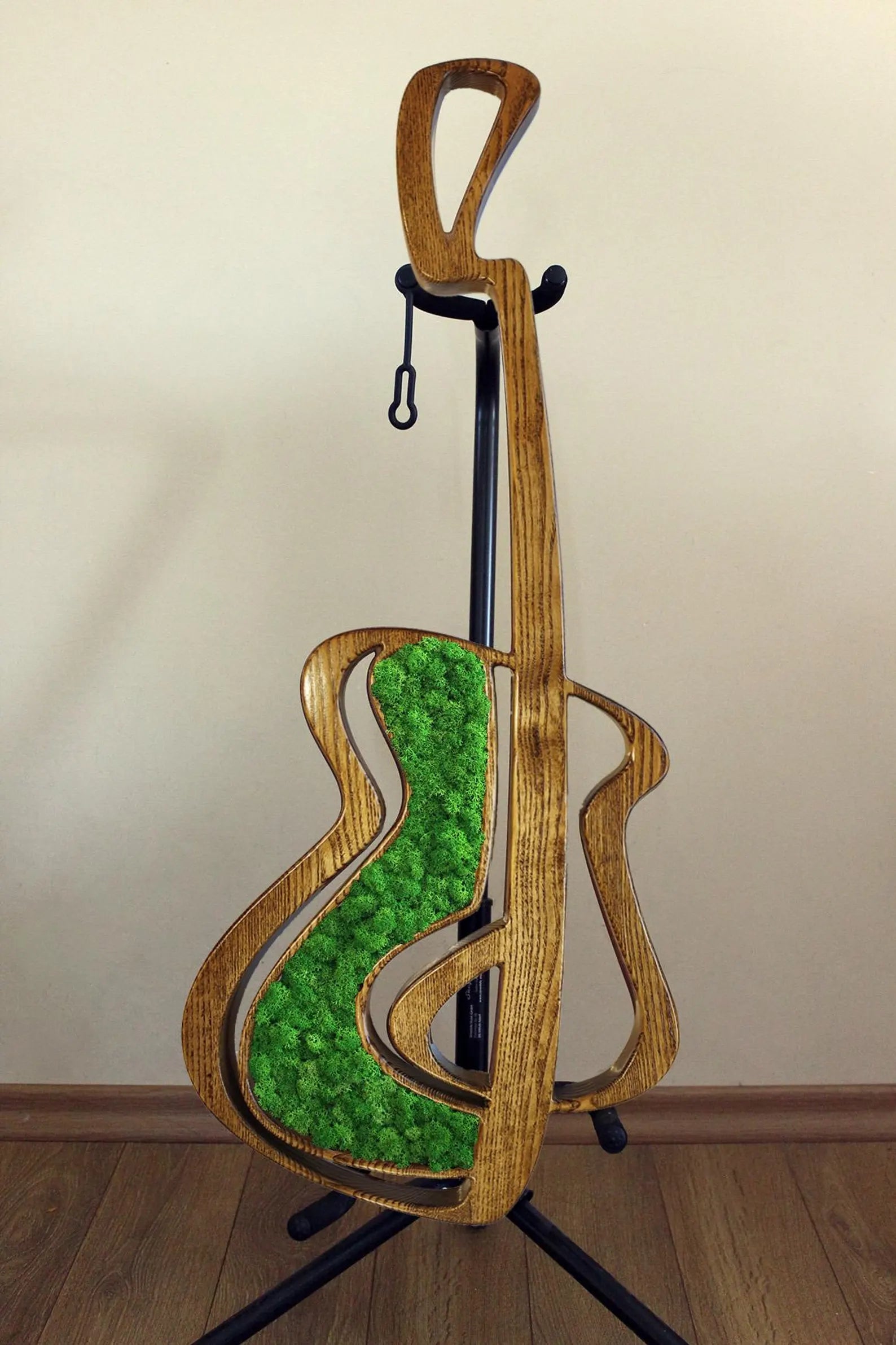 Moss Guitar Wall Art – Handmade Wood Guitar with Preserved Moss, Nature-Inspired Home Decor & Gift